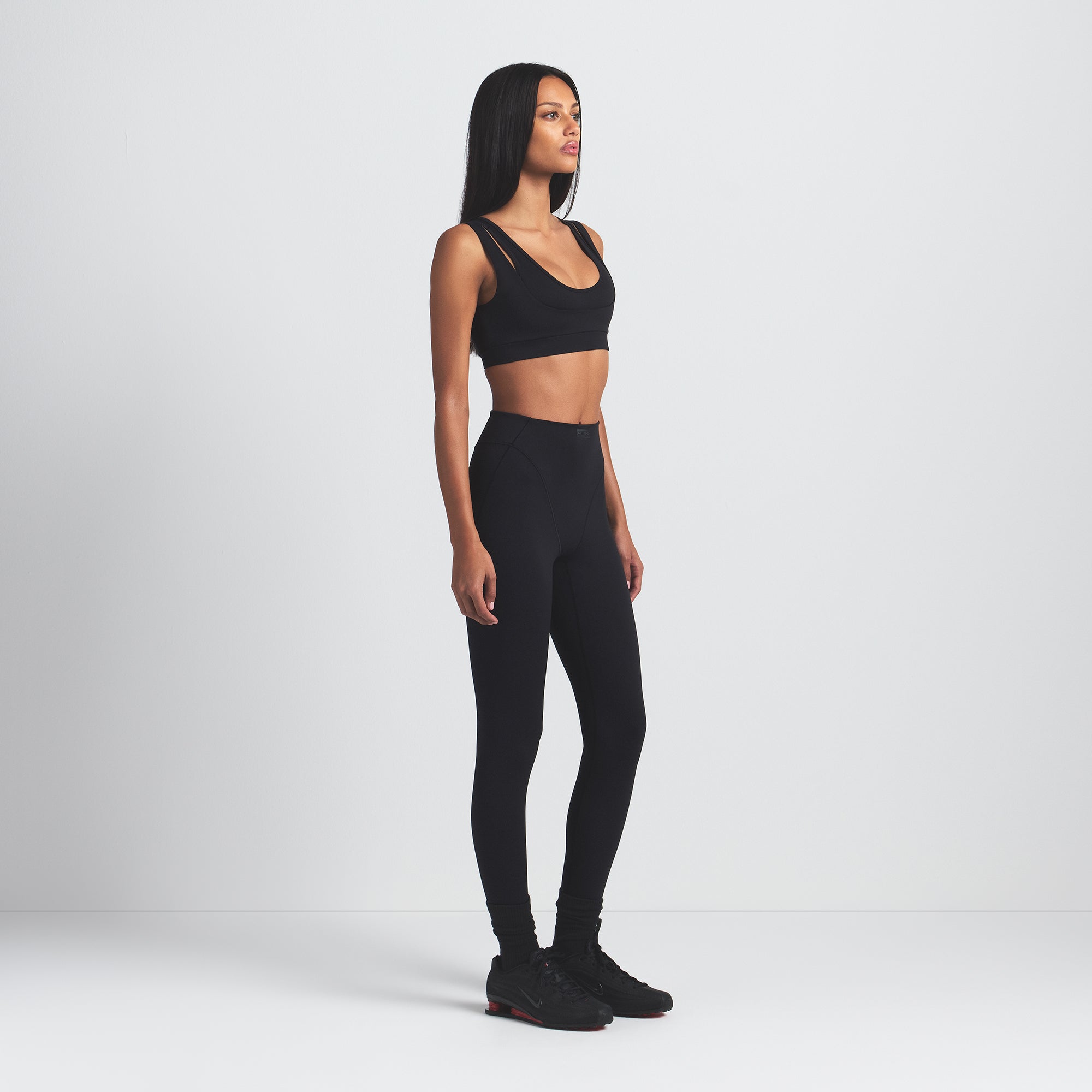 NikeSKIMS MATTE DOUBLE STRAP SCOOP BRA | OBSIDIAN - Image 3