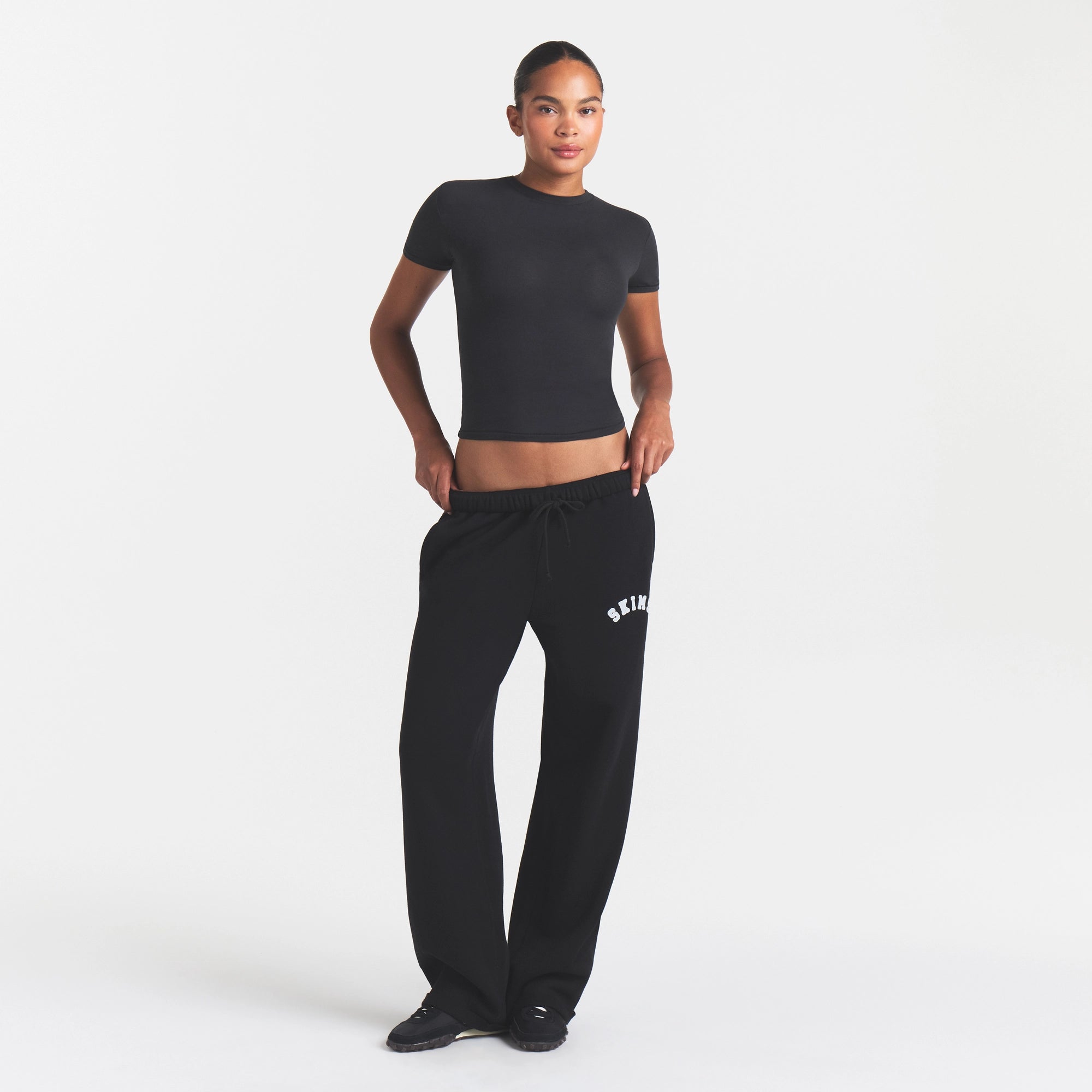 COTTON FLEECE CLASSIC STRAIGHT LEG PANT | ONYX SNOW ARCHED SKIMS LOGO - Image 2