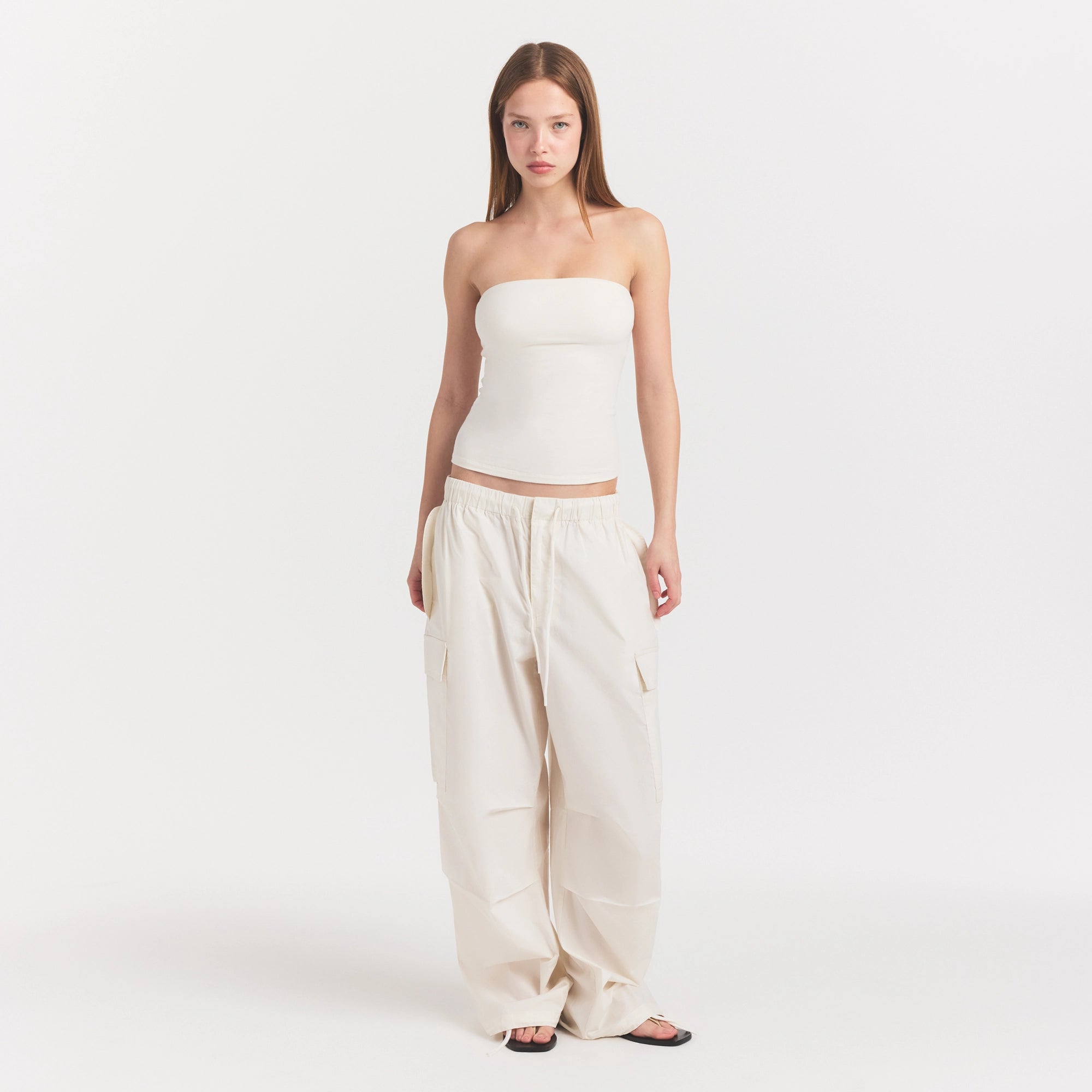 WOVEN COTTON OVERSIZED LOW RISE CARGO PANT | EGRET - Image 2
