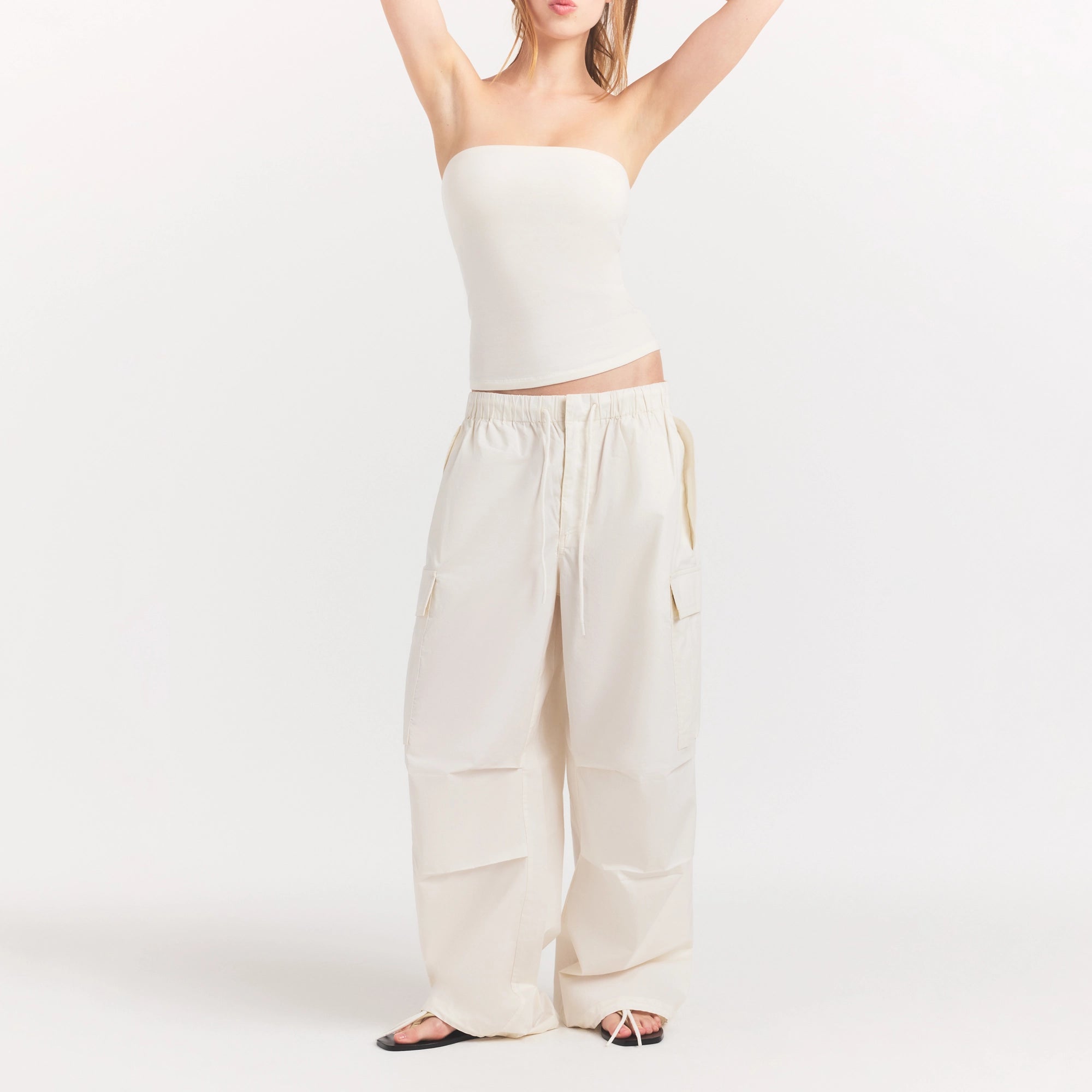 WOVEN COTTON OVERSIZED LOW RISE CARGO PANT | EGRET - Image 4