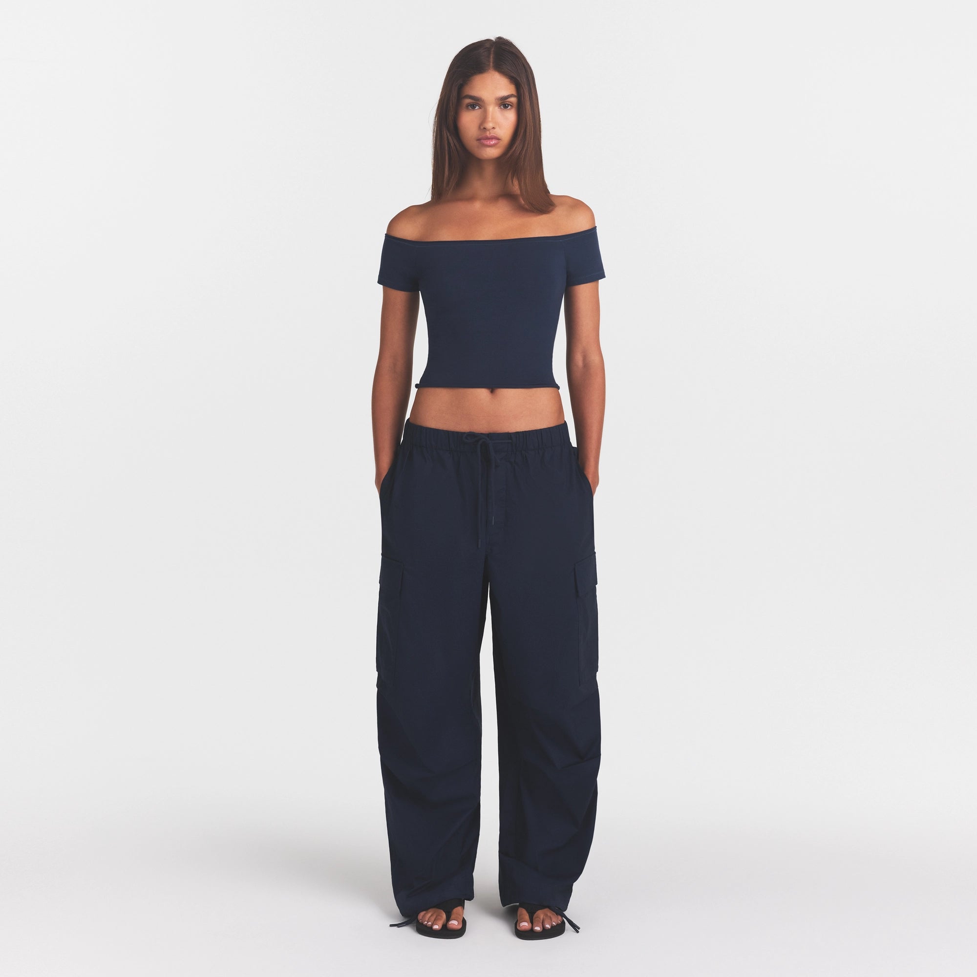 WOVEN COTTON OVERSIZED LOW RISE CARGO PANT | NAVY - Image 2