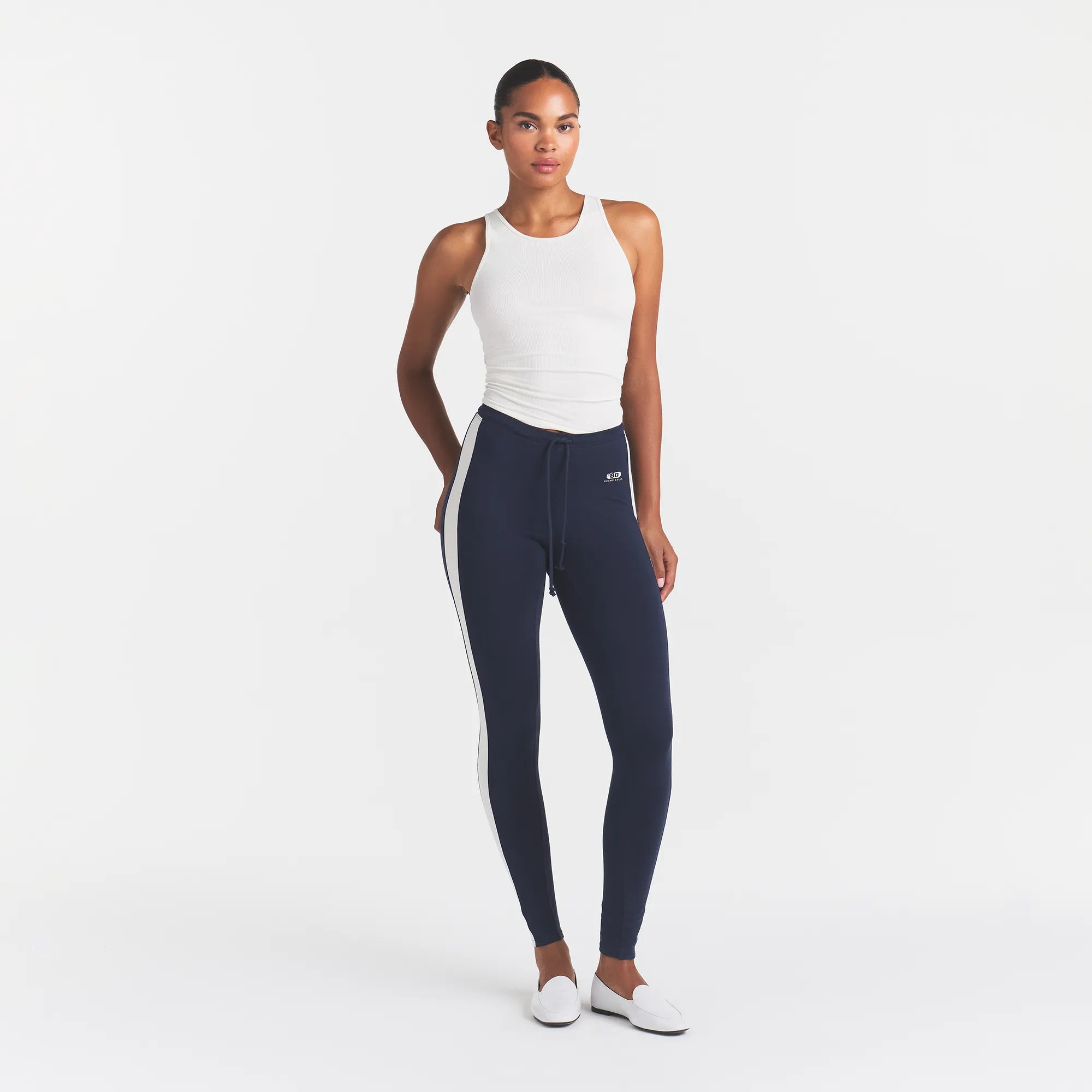 OUTDOOR HIGH-WAISTED LEGGING | NAVY ECRU CONTRAST - Image 4