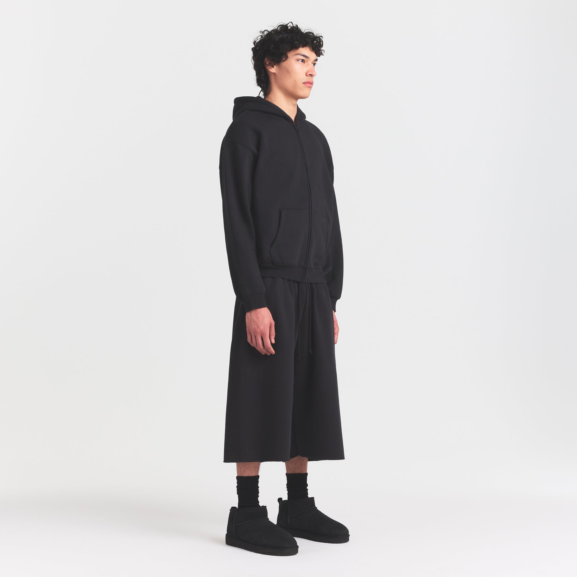 FLEECE LOUNGE MENS RELAXED LONG SHORT | WASHED ONYX - Image 3
