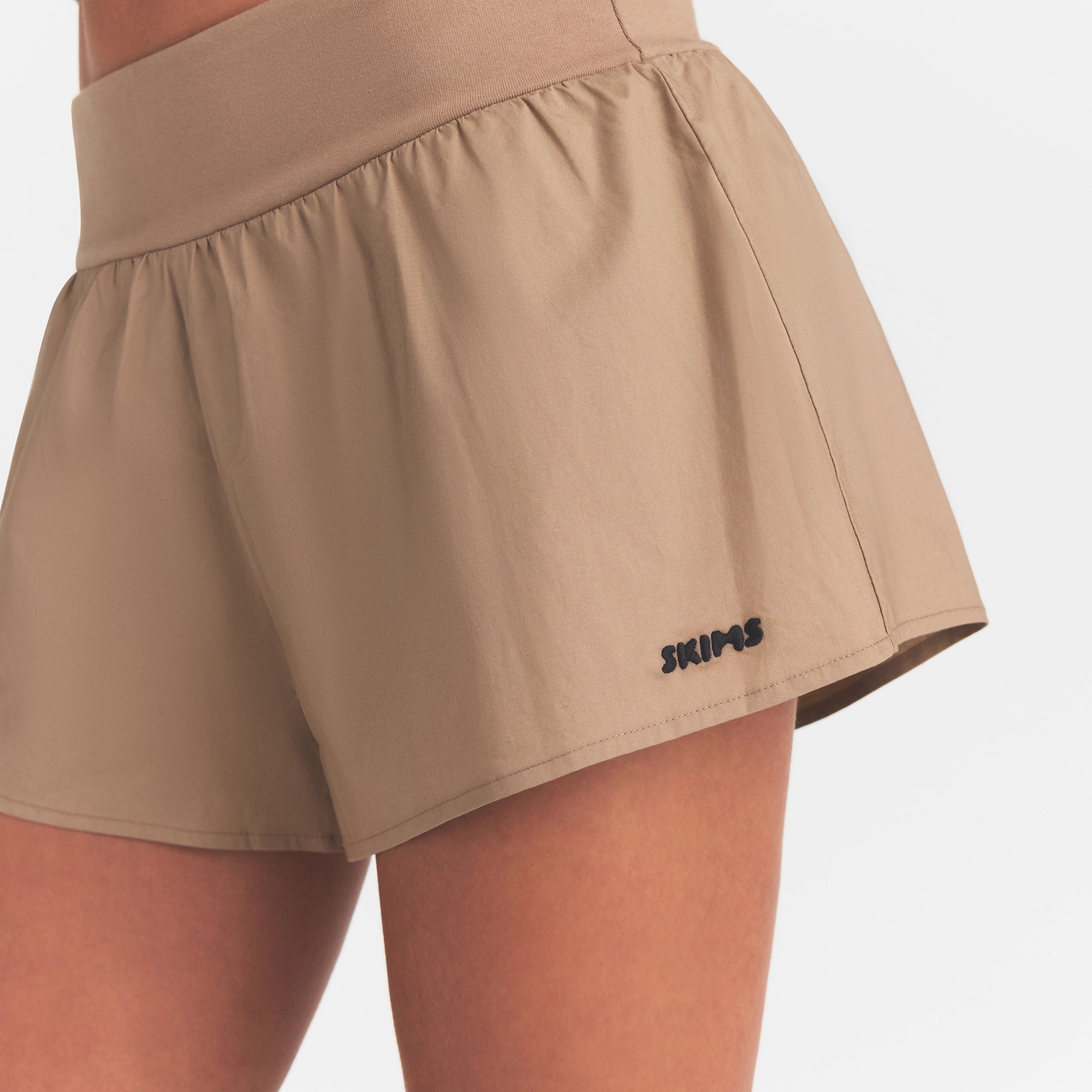 WOVEN COTTON FLUTTER SHORT | DESERT - Image 3