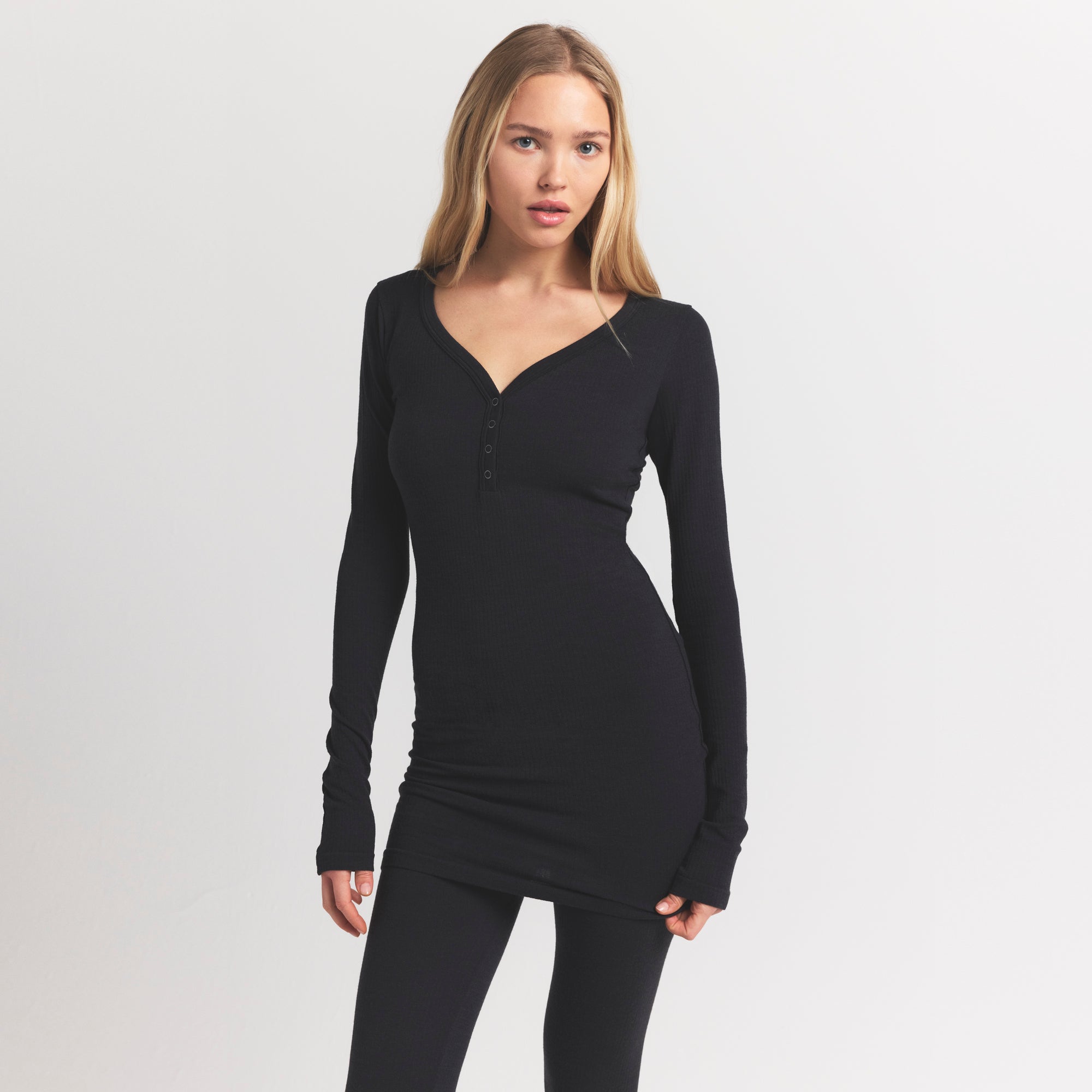 WOOL RIB HENLEY DRESS | OBSIDIAN - Image 3