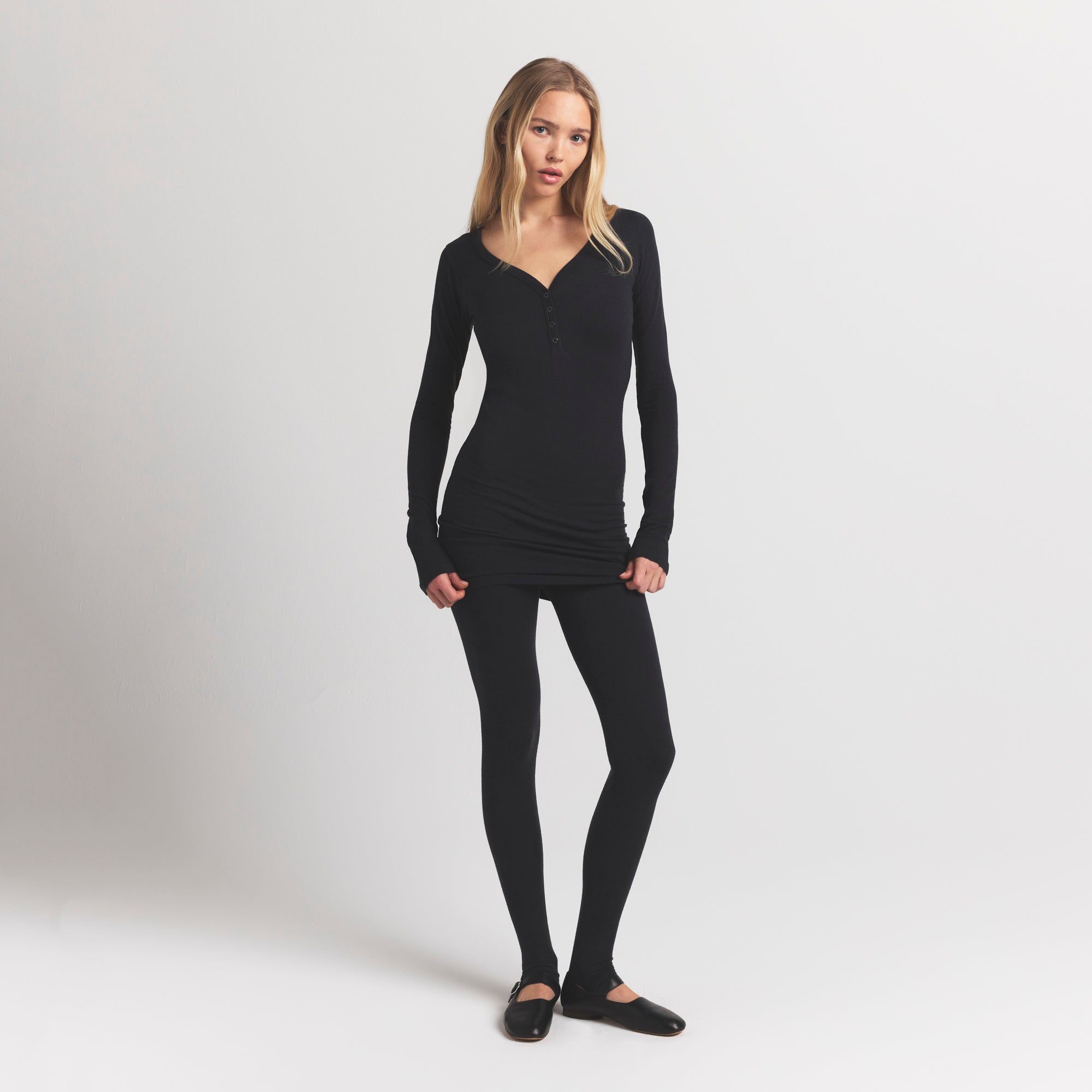 WOOL RIB HENLEY DRESS | OBSIDIAN - Image 4