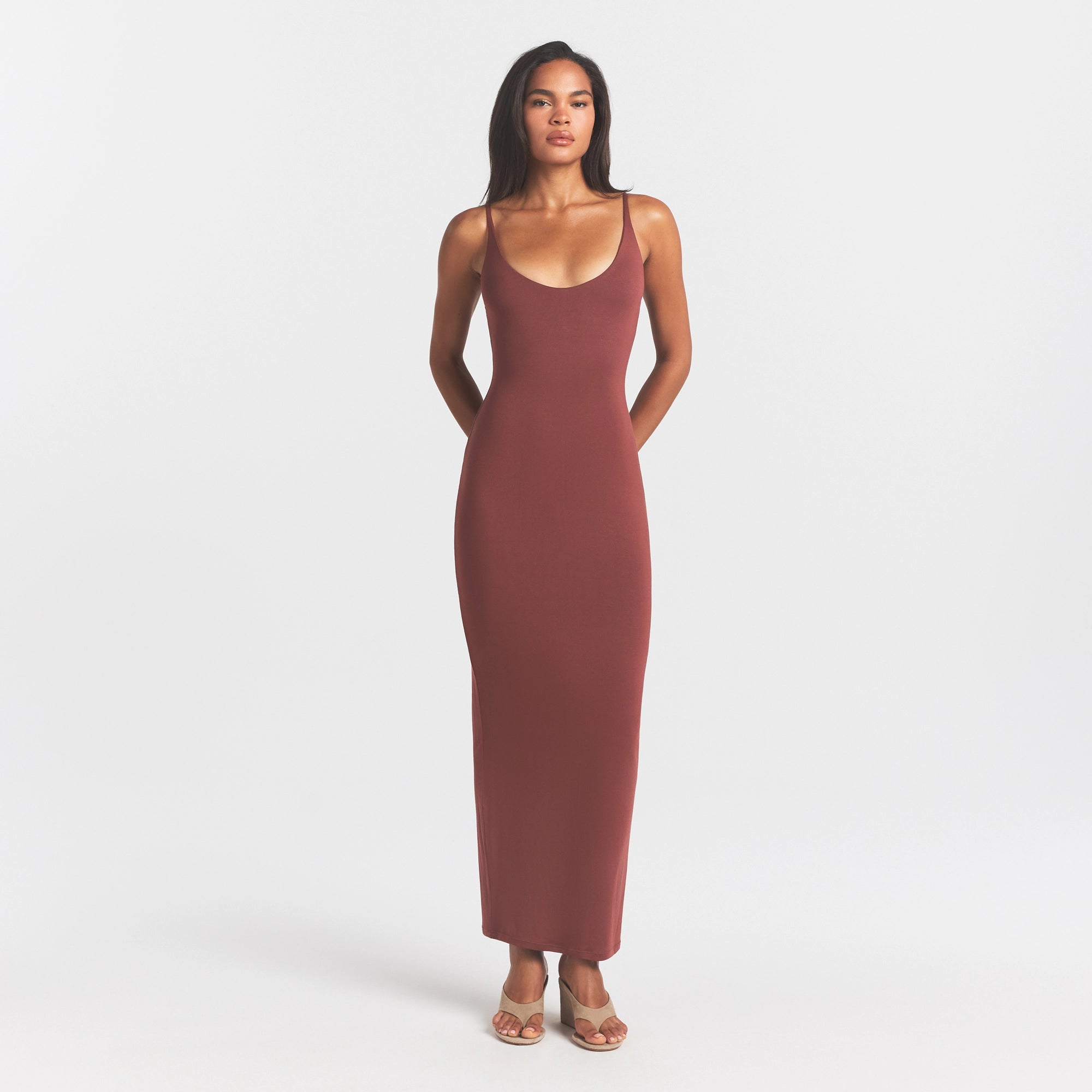 SMOOTH LAYERS SCOOP NECK LONG DRESS | HENNA - Image 2
