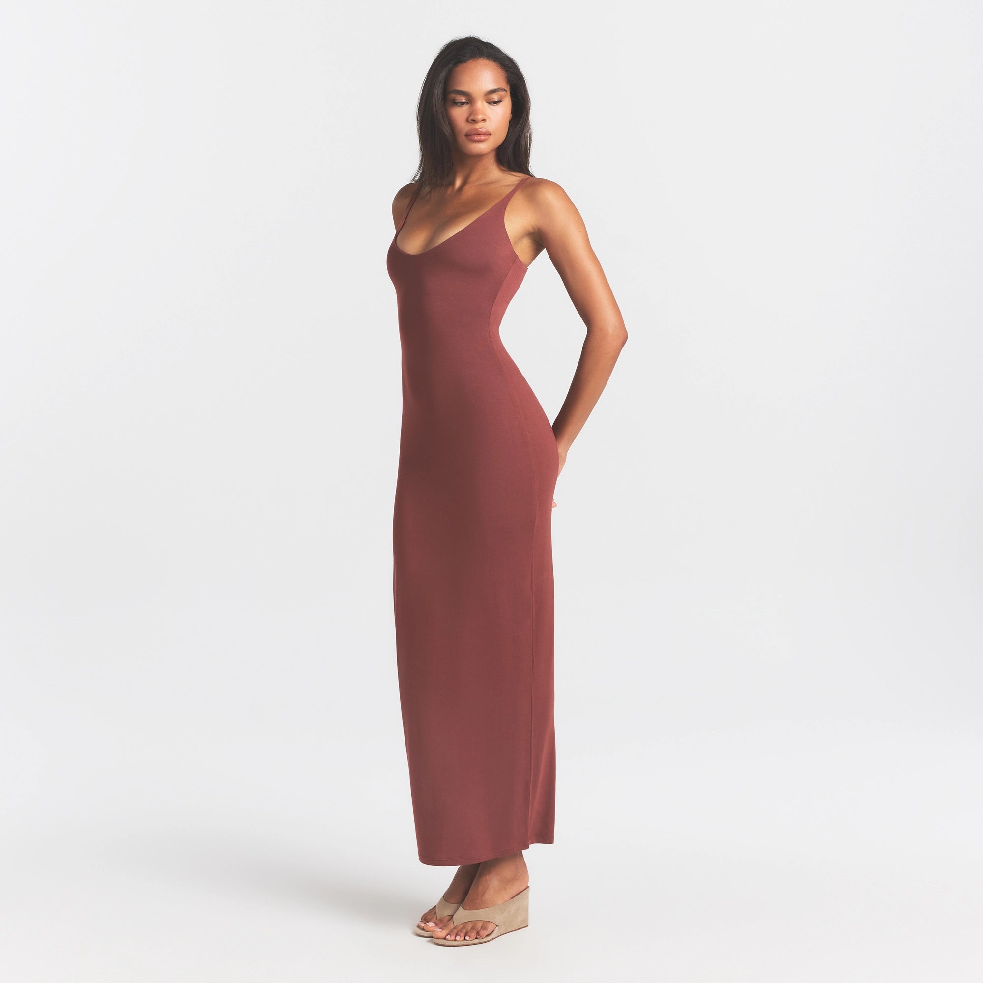 SMOOTH LAYERS SCOOP NECK LONG DRESS | HENNA - Image 4