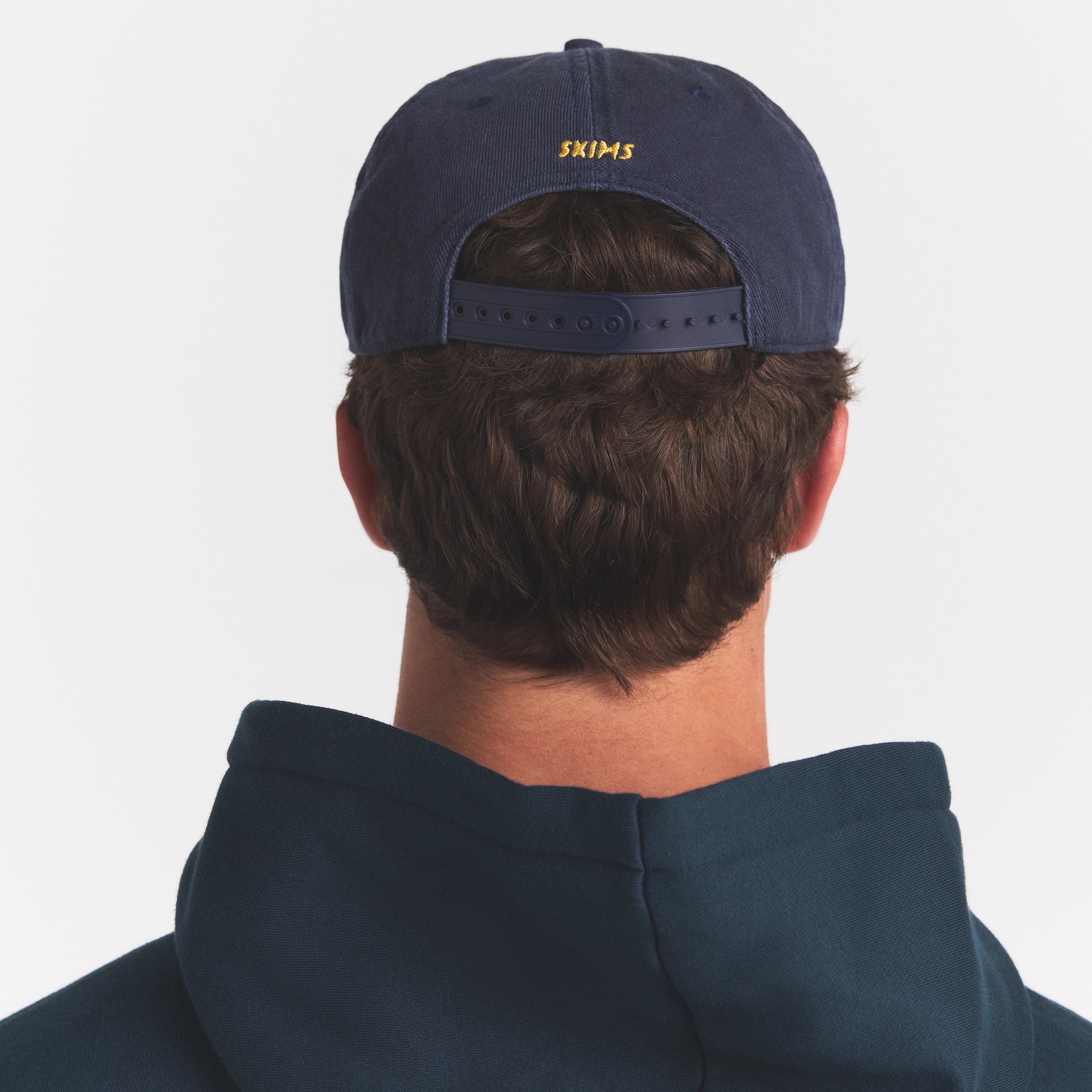 SKIMS ACCESSORIES MENS BASEBALL CAP | NAVY - Image 4