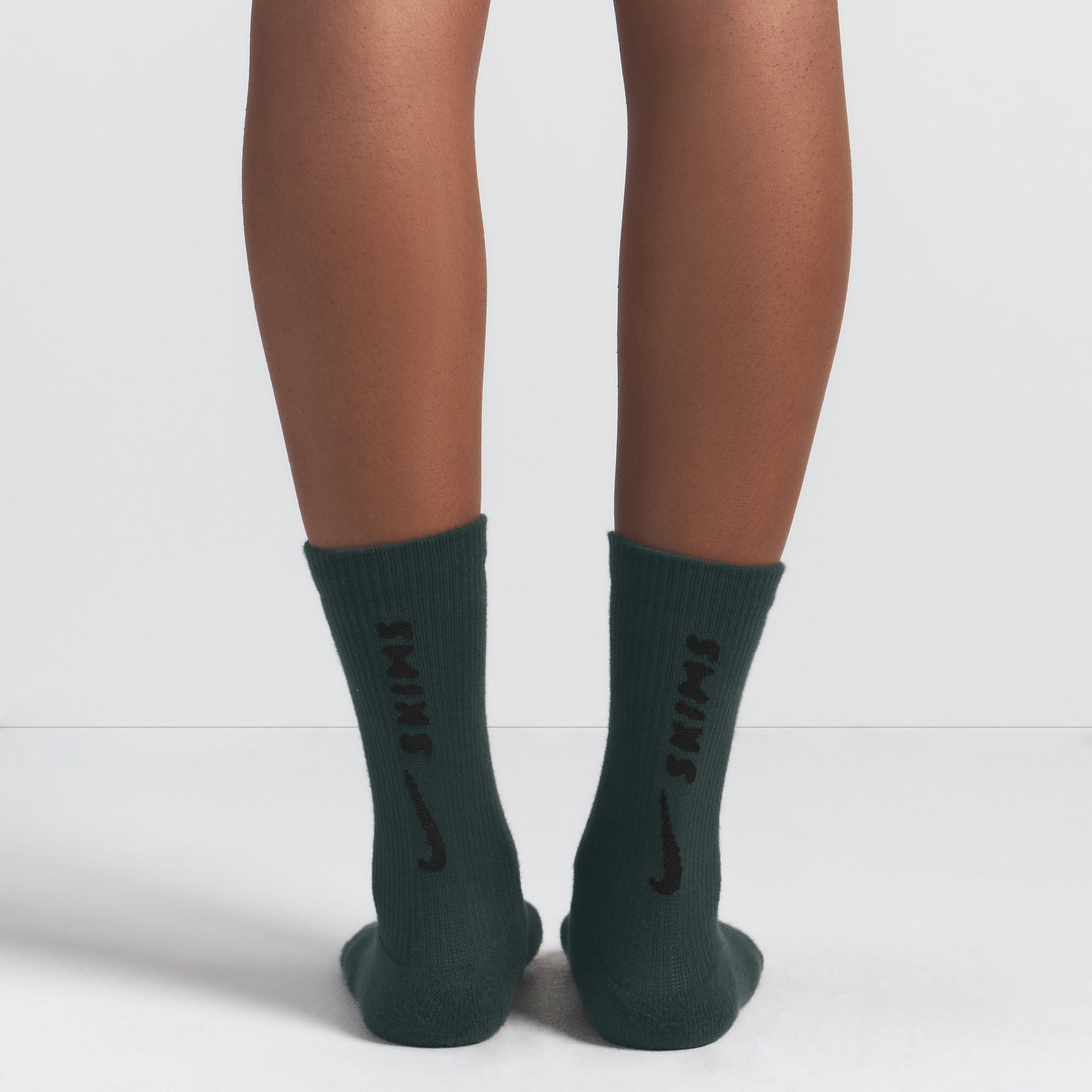 NikeSKIMS ACCESSORIES DRI-FITâ„¢ CREW SOCK 3-PACK | DARK TEAL MULTI - Image 2