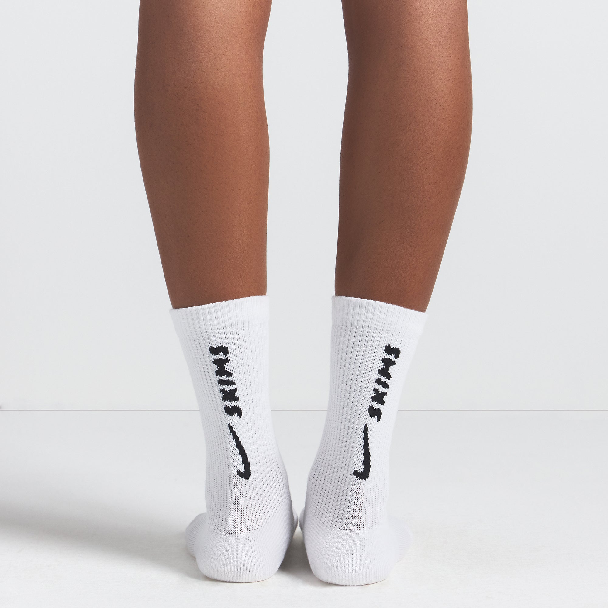 NikeSKIMS ACCESSORIES DRI-FITâ„¢ CREW SOCK 3-PACK | HEATHER GREY MULTI - Image 7