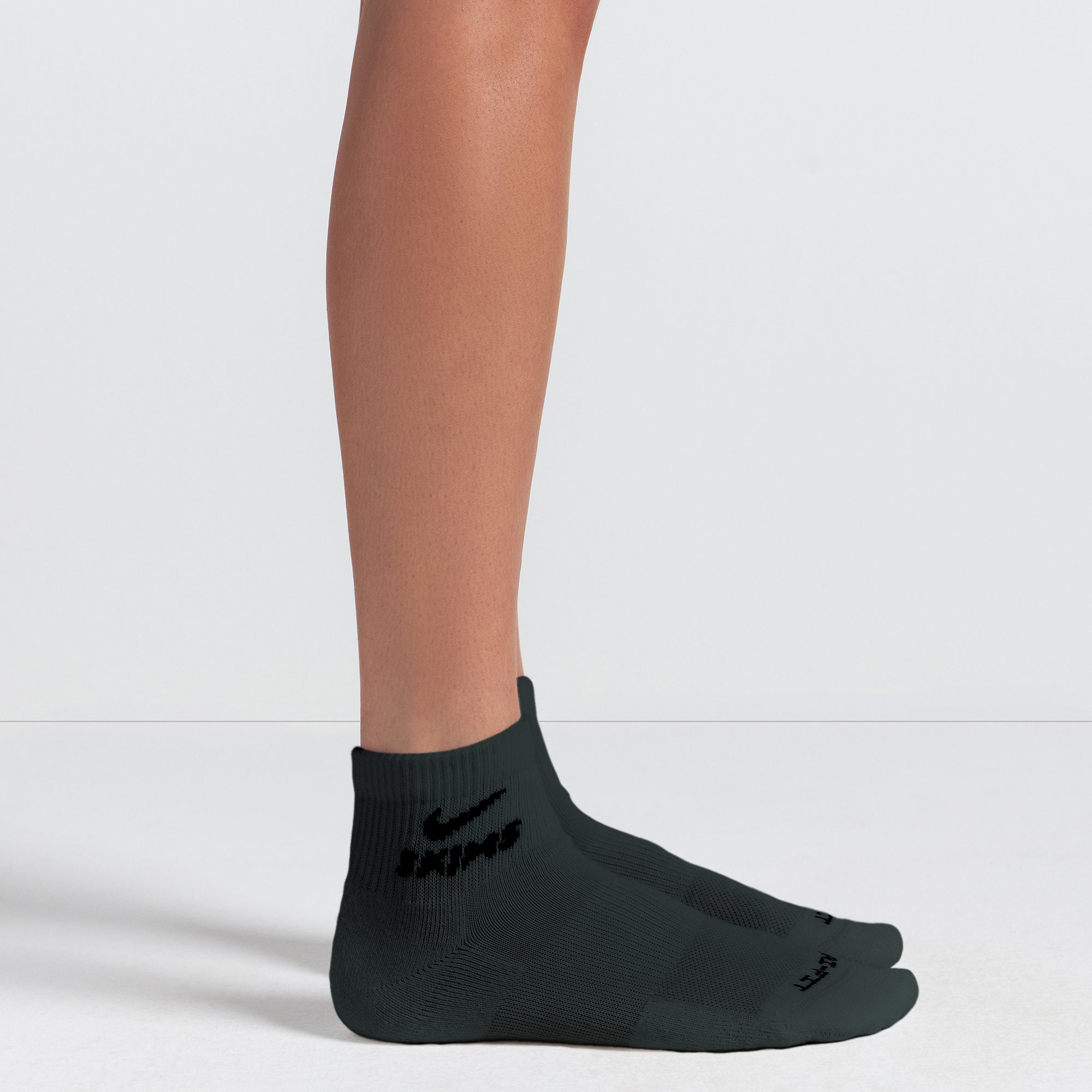 NikeSKIMS ACCESSORIES DRI-FITâ„¢ QUARTER CREW SOCK 3-PACK | DARK TEAL MULTI - Image 2