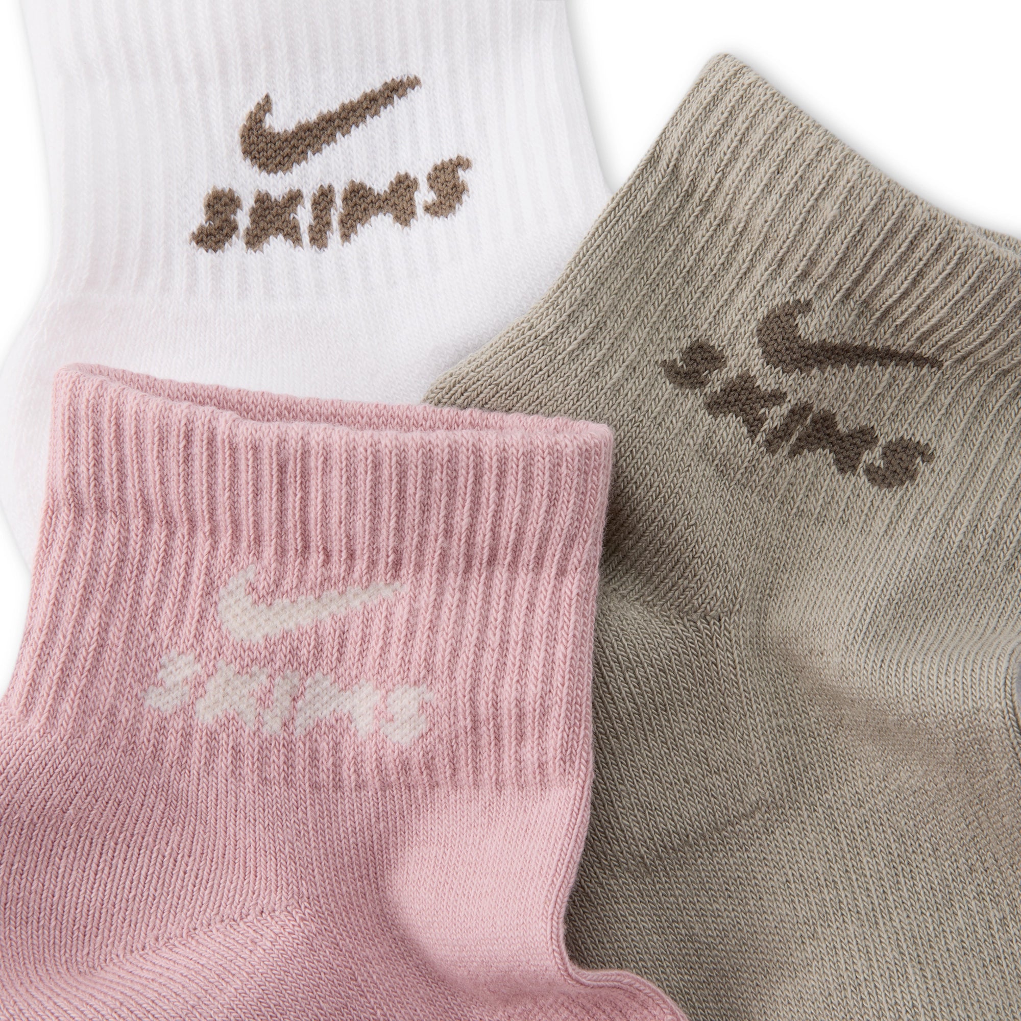 NikeSKIMS ACCESSORIES DRI-FITâ„¢ QUARTER CREW SOCK 3-PACK | HIMALAYAN MULTI - Image 8