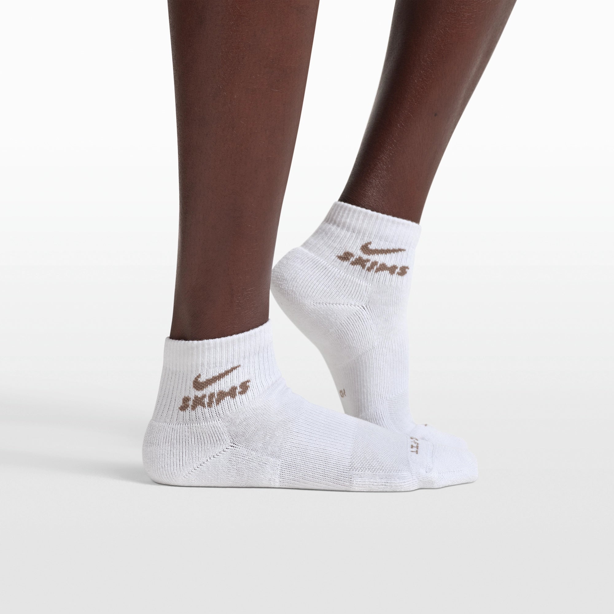 NikeSKIMS ACCESSORIES DRI-FITâ„¢ QUARTER CREW SOCK 3-PACK | HIMALAYAN MULTI - Image 6