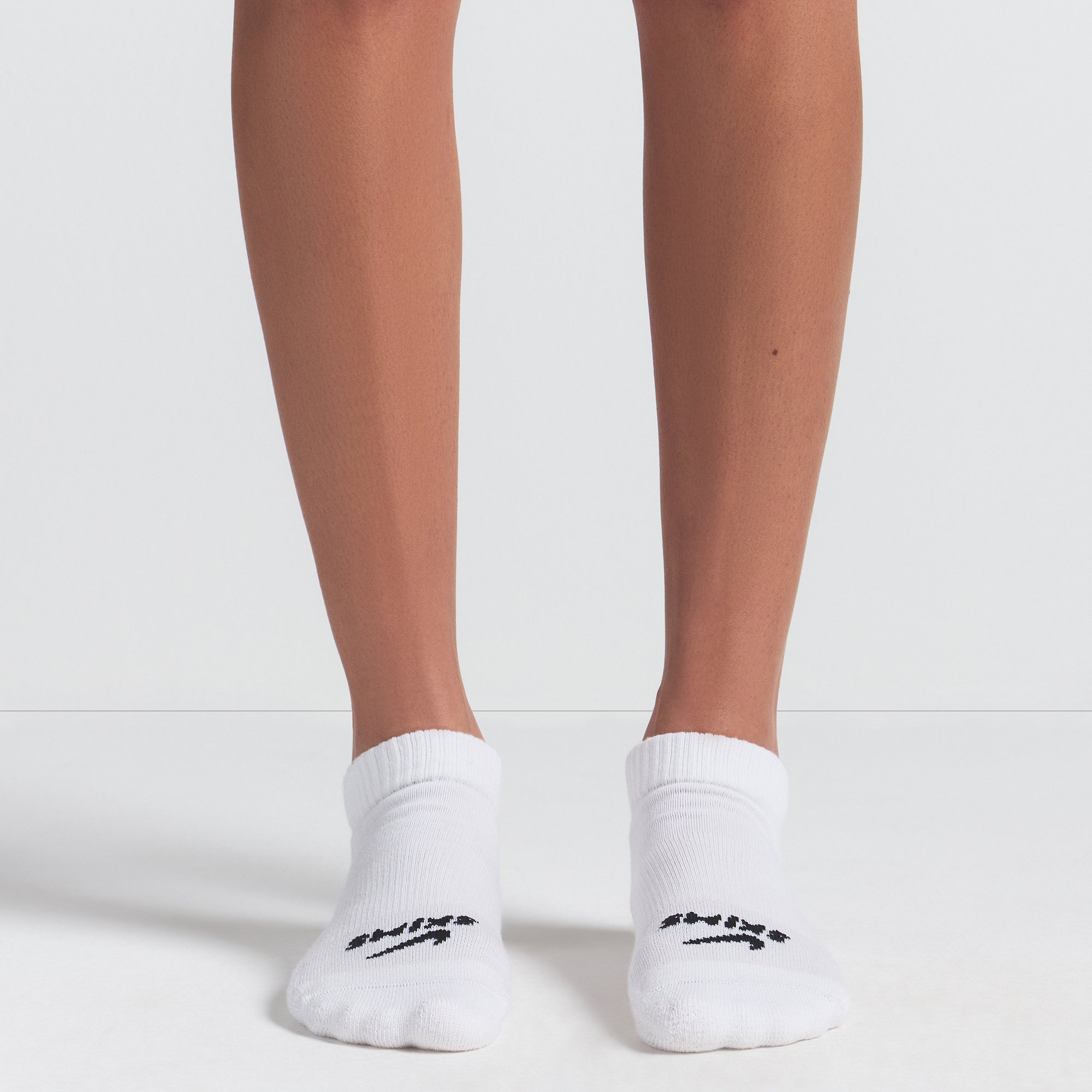 NikeSKIMS ACCESSORIES DRI-FITâ„¢ ANKLE SOCK 3-PACK | SNOW - Image 3