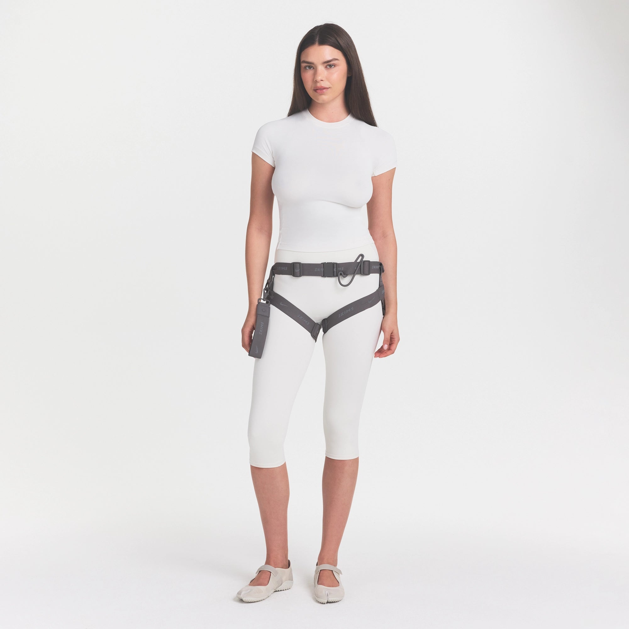 NikeSKIMS MATTE PADDED BABY T-SHIRT | IVORY - Image 2