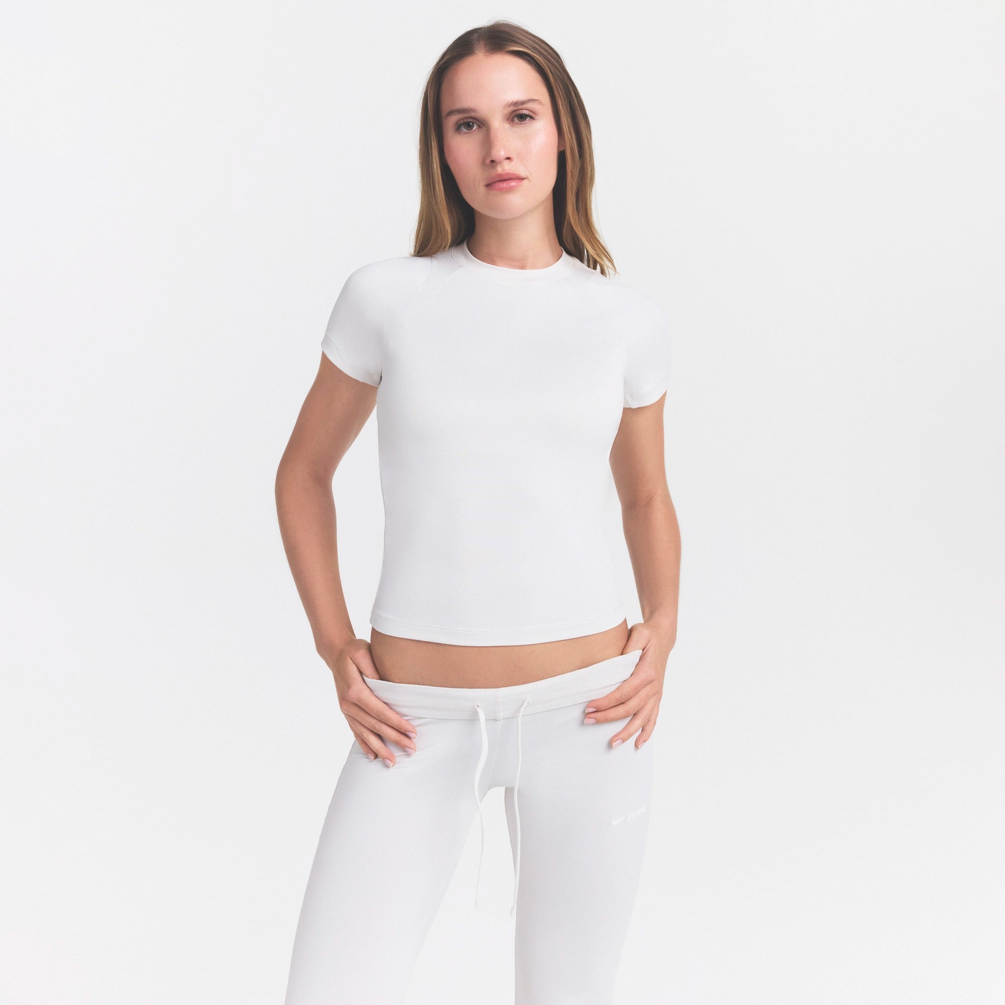 NikeSKIMS AIRY DRI-FITâ„¢ BABY T-SHIRT | IVORY - Image 3