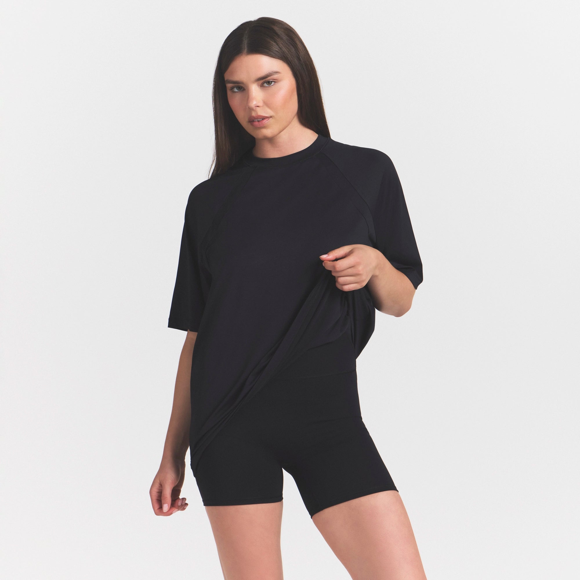 NikeSKIMS AIRY DRI-FITâ„¢ OVERSIZED T-SHIRT | OBSIDIAN - Image 2