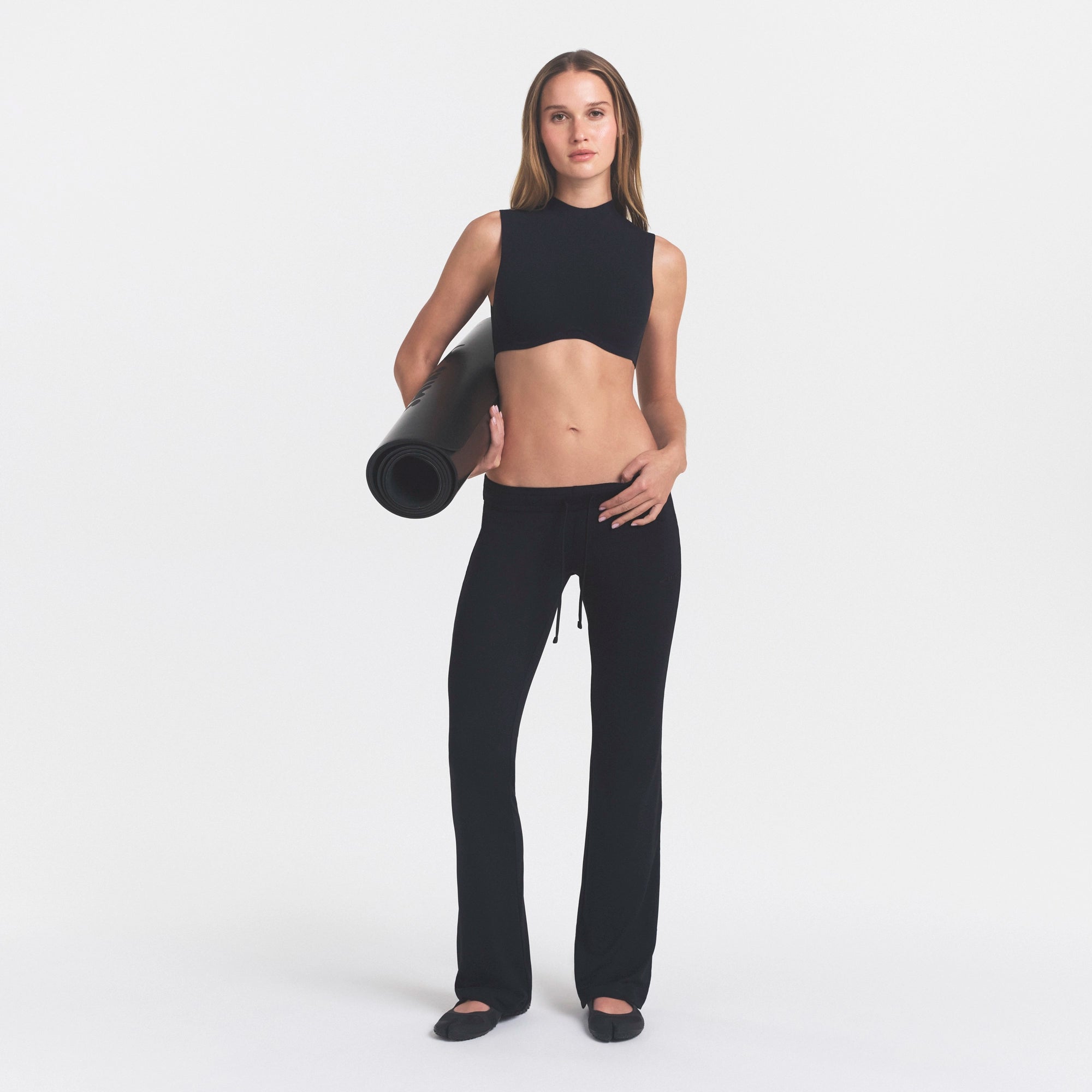 NikeSKIMS AIRY DRI-FITâ„¢ LOW RISE MINI FLARE PANT | OBSIDIAN - Image 2