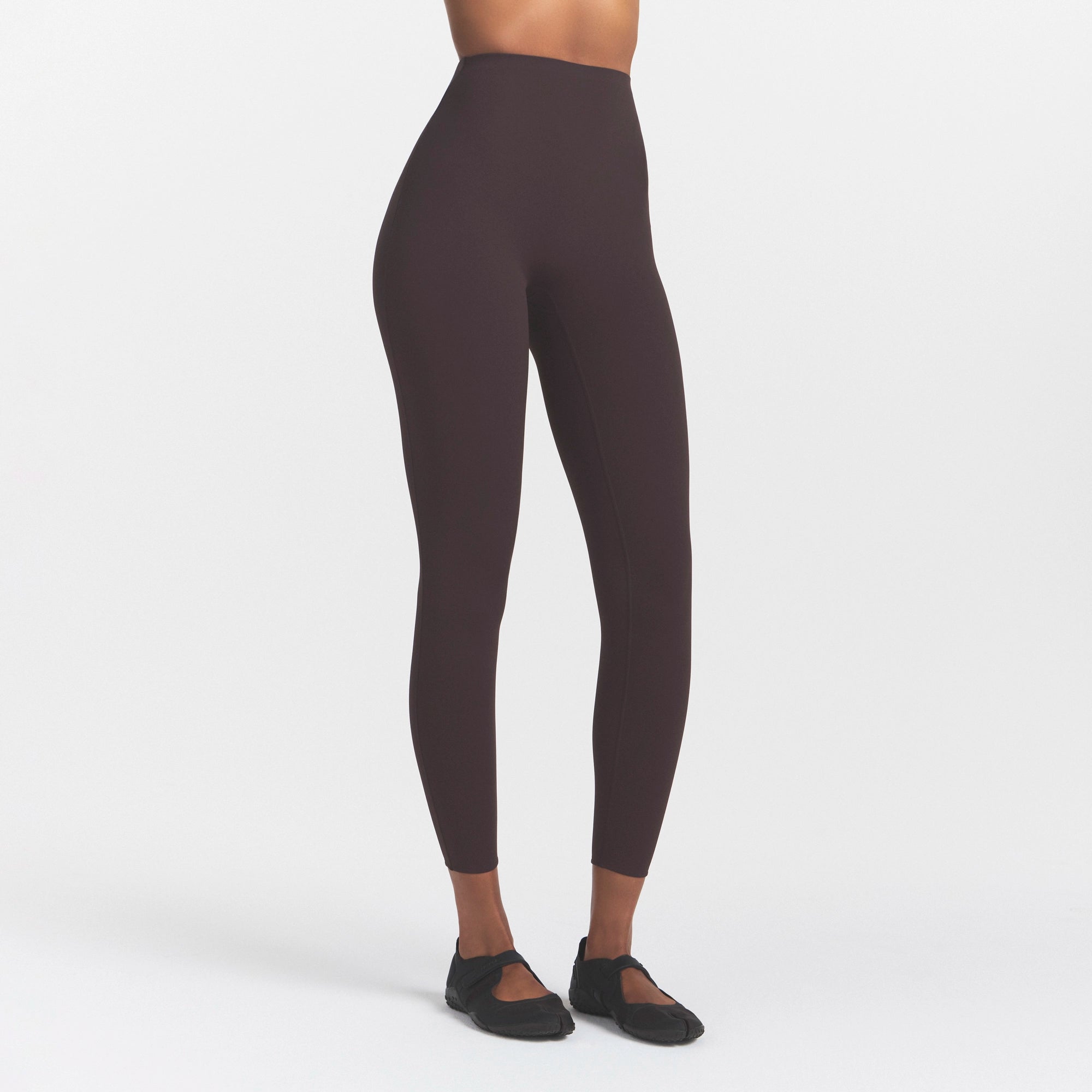 NikeSKIMS STUDIO STRETCH 26 LEGGING | DARK ROAST - Image 3