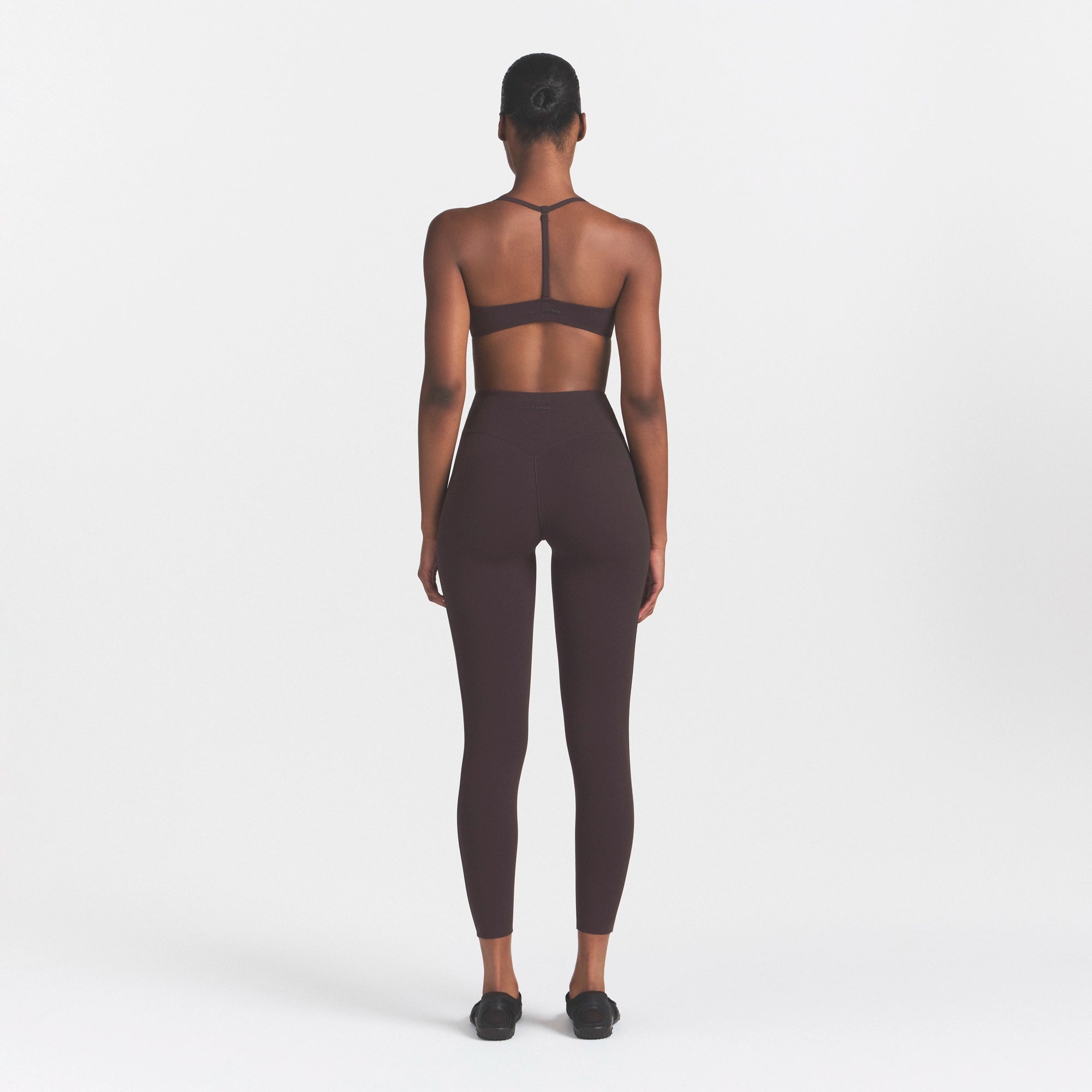 NikeSKIMS STUDIO STRETCH 26 LEGGING | DARK ROAST - Image 5