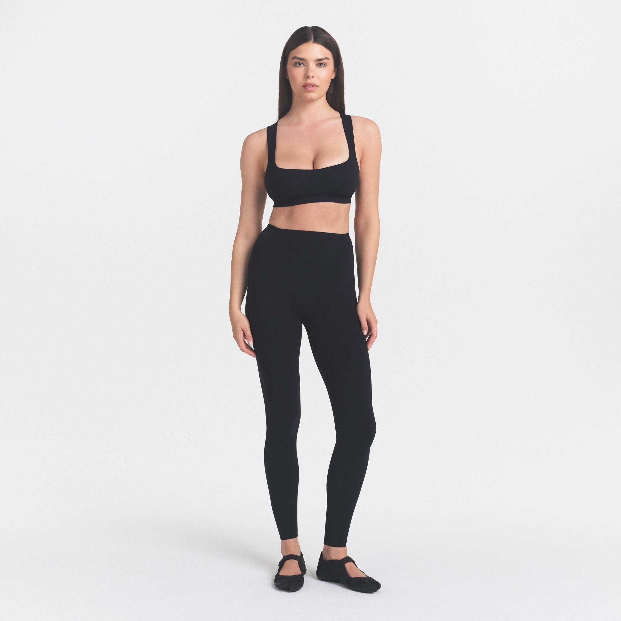 NikeSKIMS STUDIO STRETCH 26 LEGGING | OBSIDIAN - Image 3