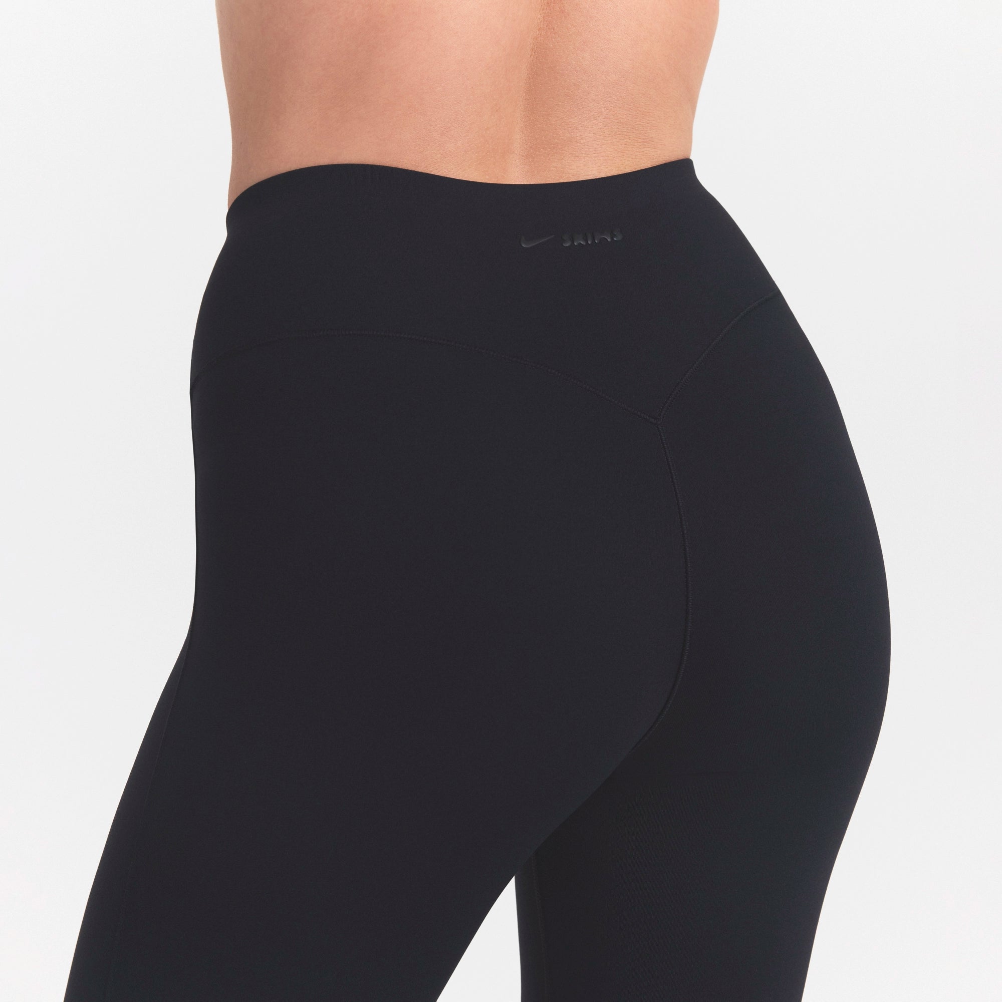 NikeSKIMS STUDIO STRETCH 26 LEGGING | OBSIDIAN - Image 4