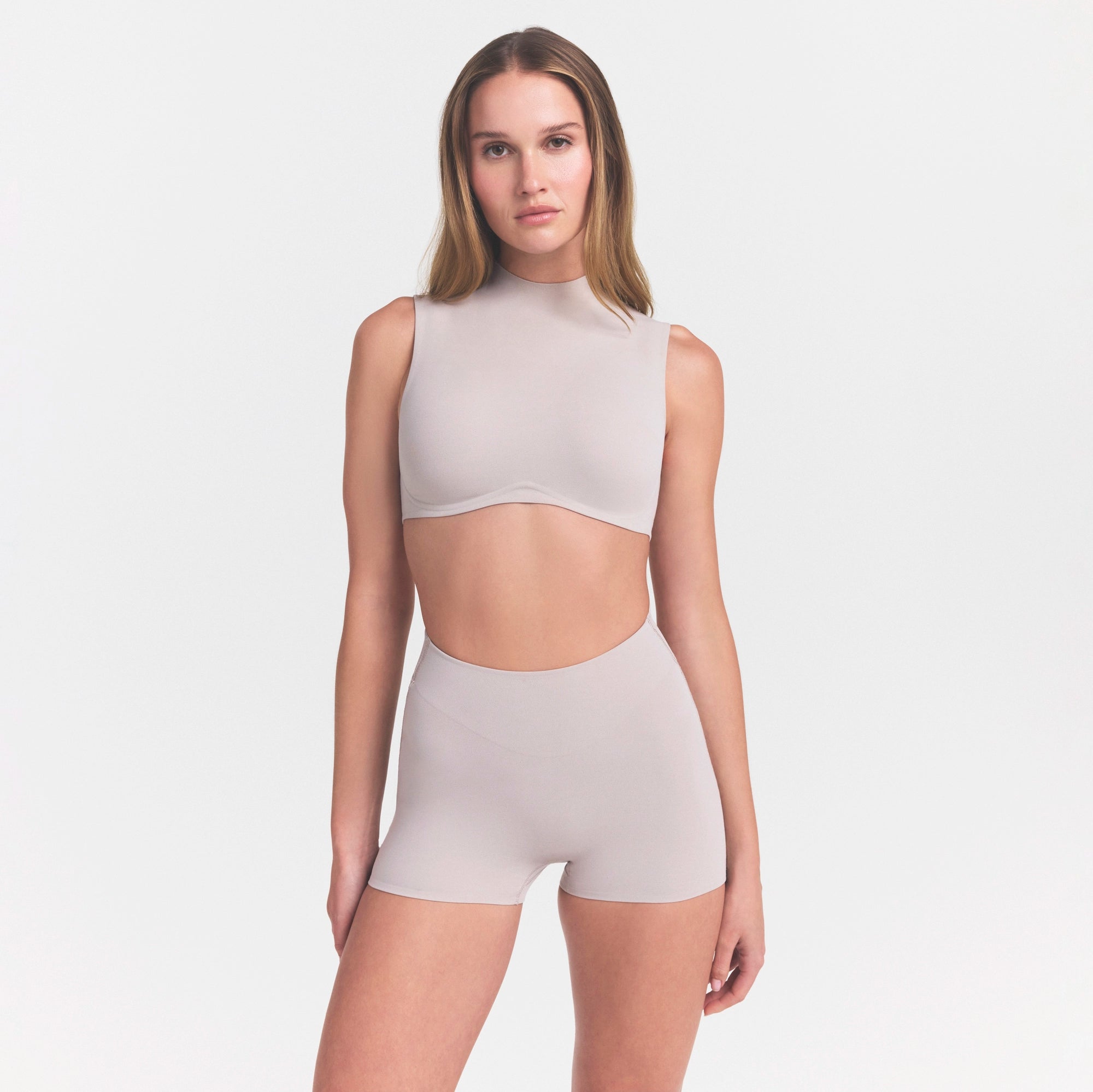 NikeSKIMS STUDIO STRETCH DIPPED 2 SHORT | LINEN - Image 3