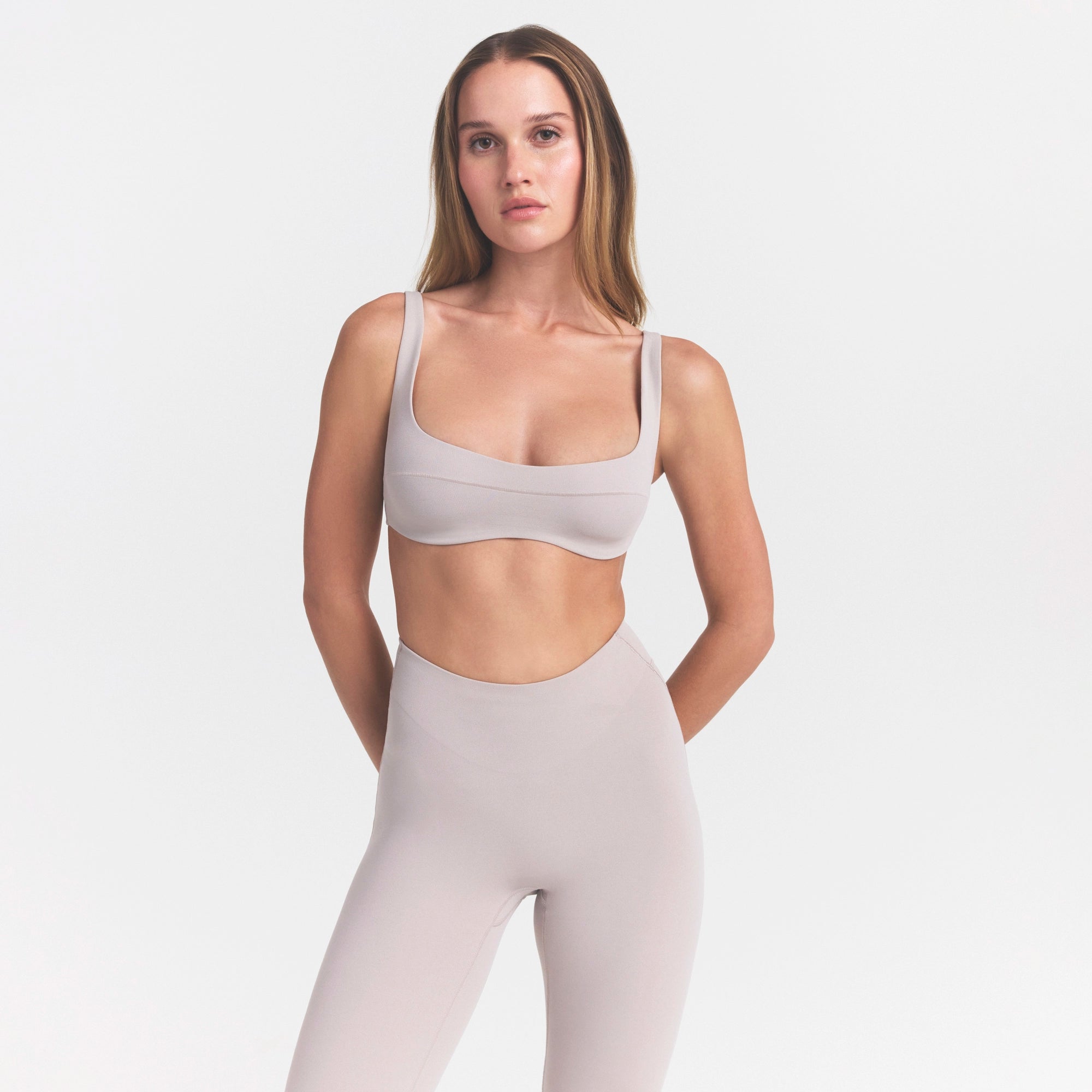 NikeSKIMS STUDIO STRETCH DIPPED 29 LEGGING | LINEN - Image 4