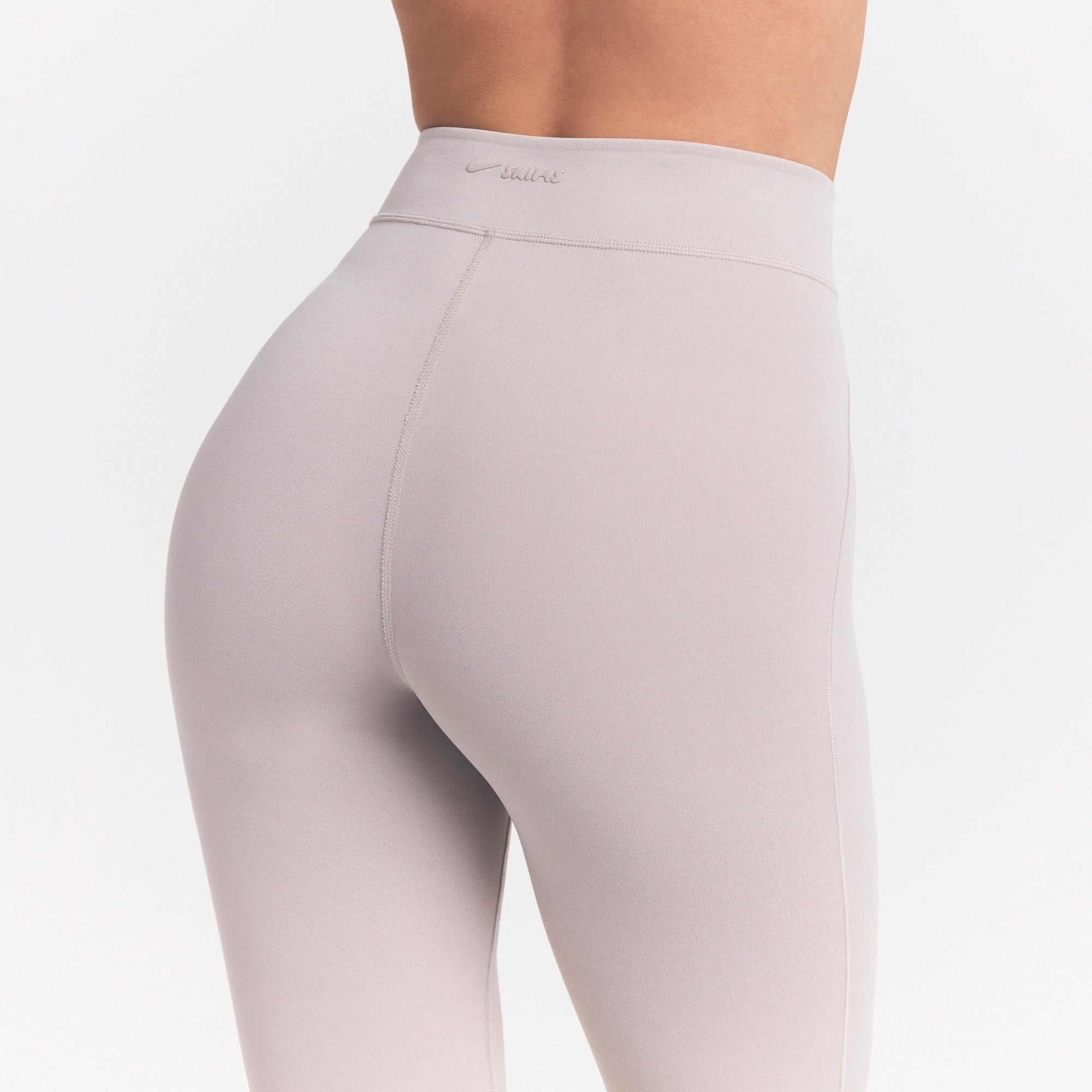NikeSKIMS STUDIO STRETCH DIPPED 29 LEGGING | LINEN - Image 5