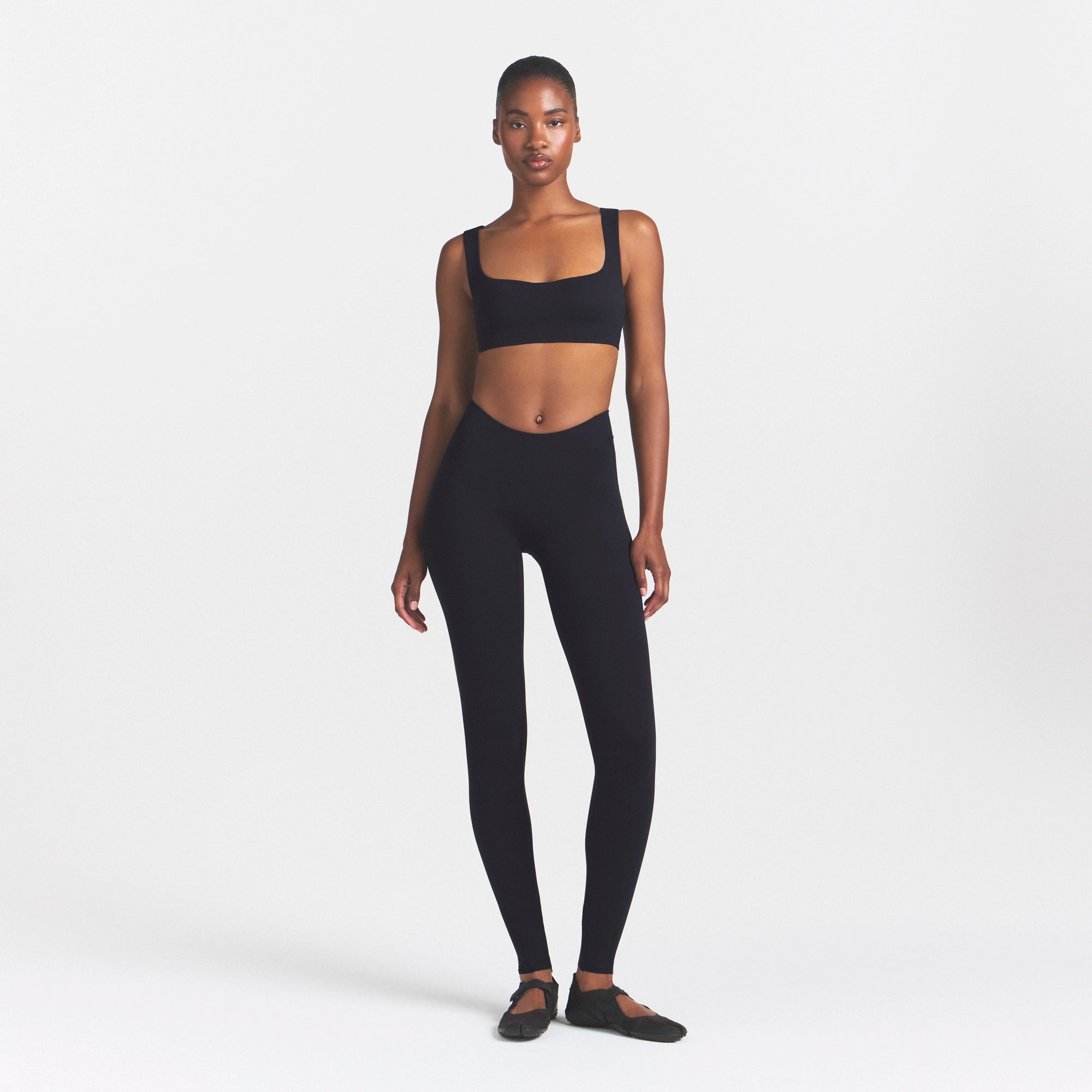 NikeSKIMS STUDIO STRETCH DIPPED 29 LEGGING | OBSIDIAN - Image 2