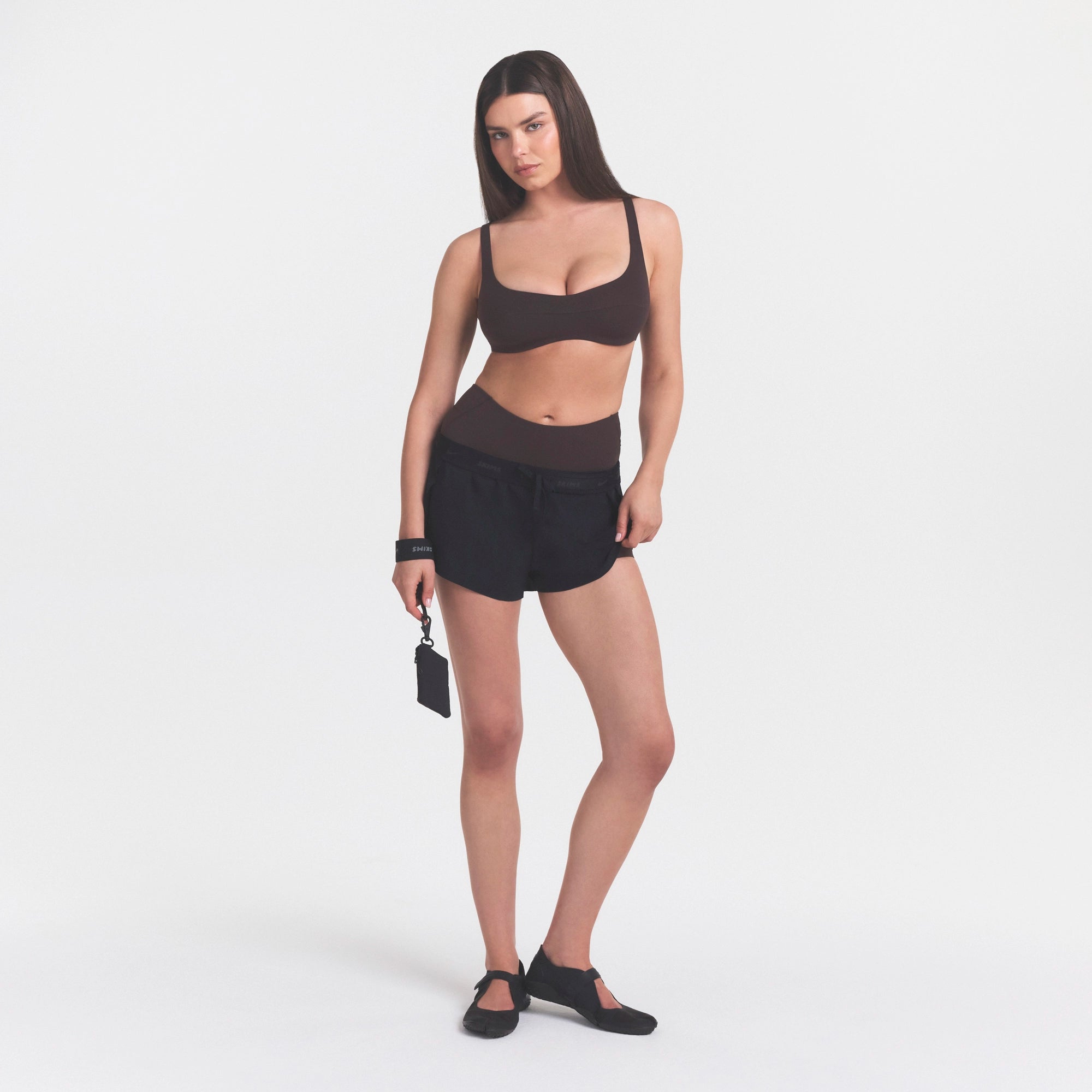 NikeSKIMS STUDIO STRETCH SEAM FRONT MICRO BRA | DARK ROAST - Image 2