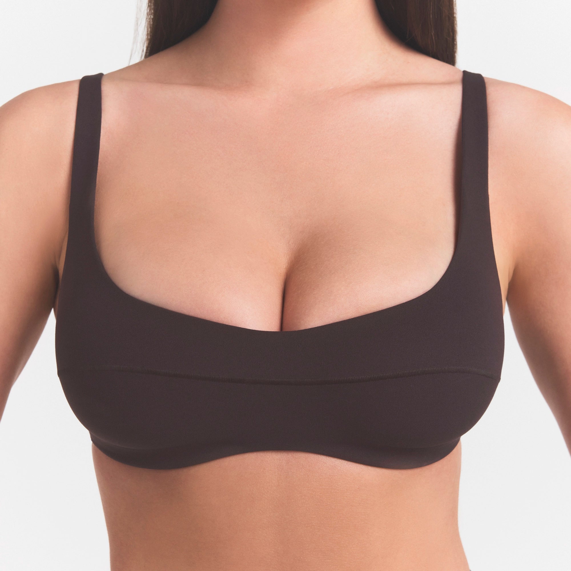 NikeSKIMS STUDIO STRETCH SEAM FRONT MICRO BRA | DARK ROAST - Image 4