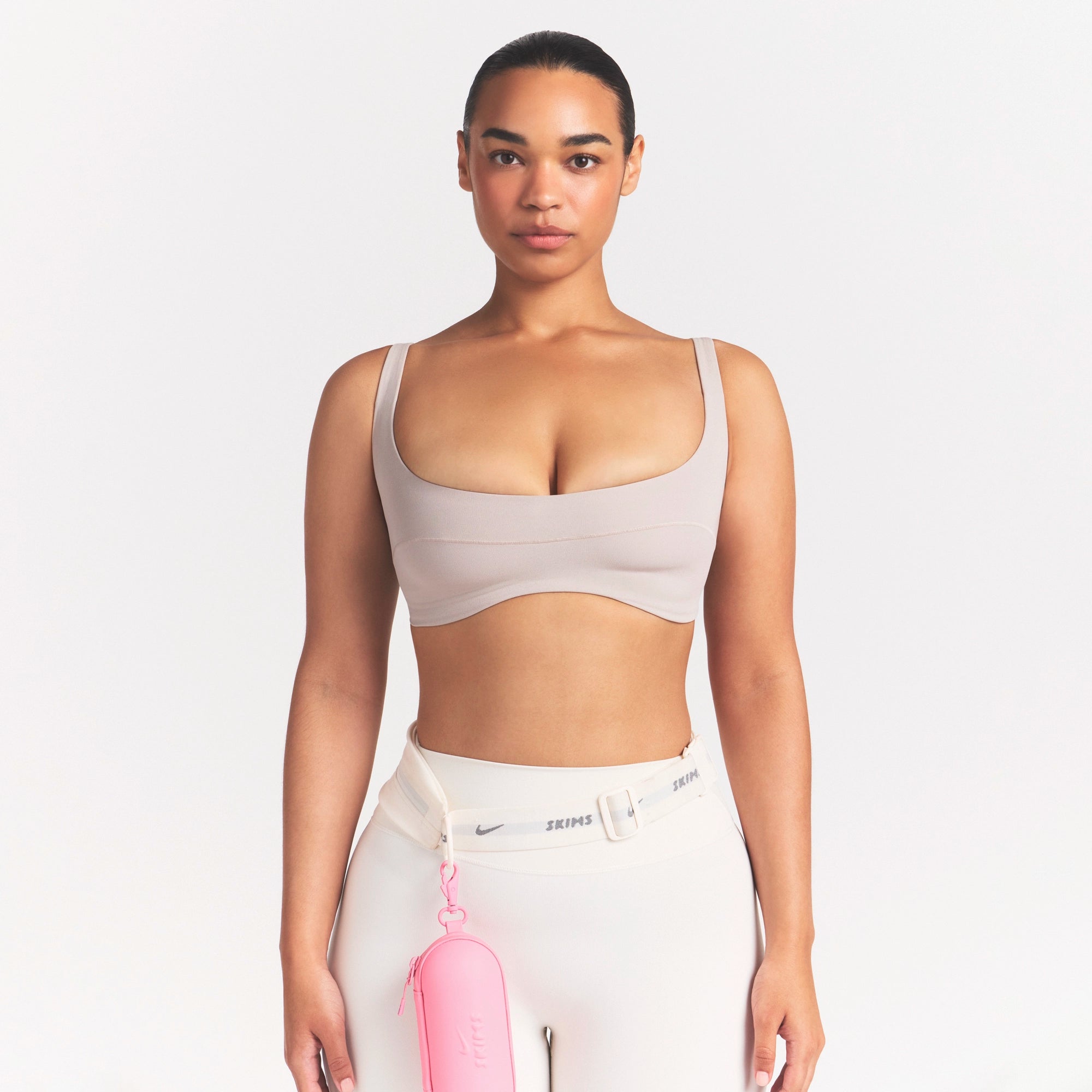 NikeSKIMS STUDIO STRETCH SEAM FRONT MICRO BRA | LINEN - Image 3