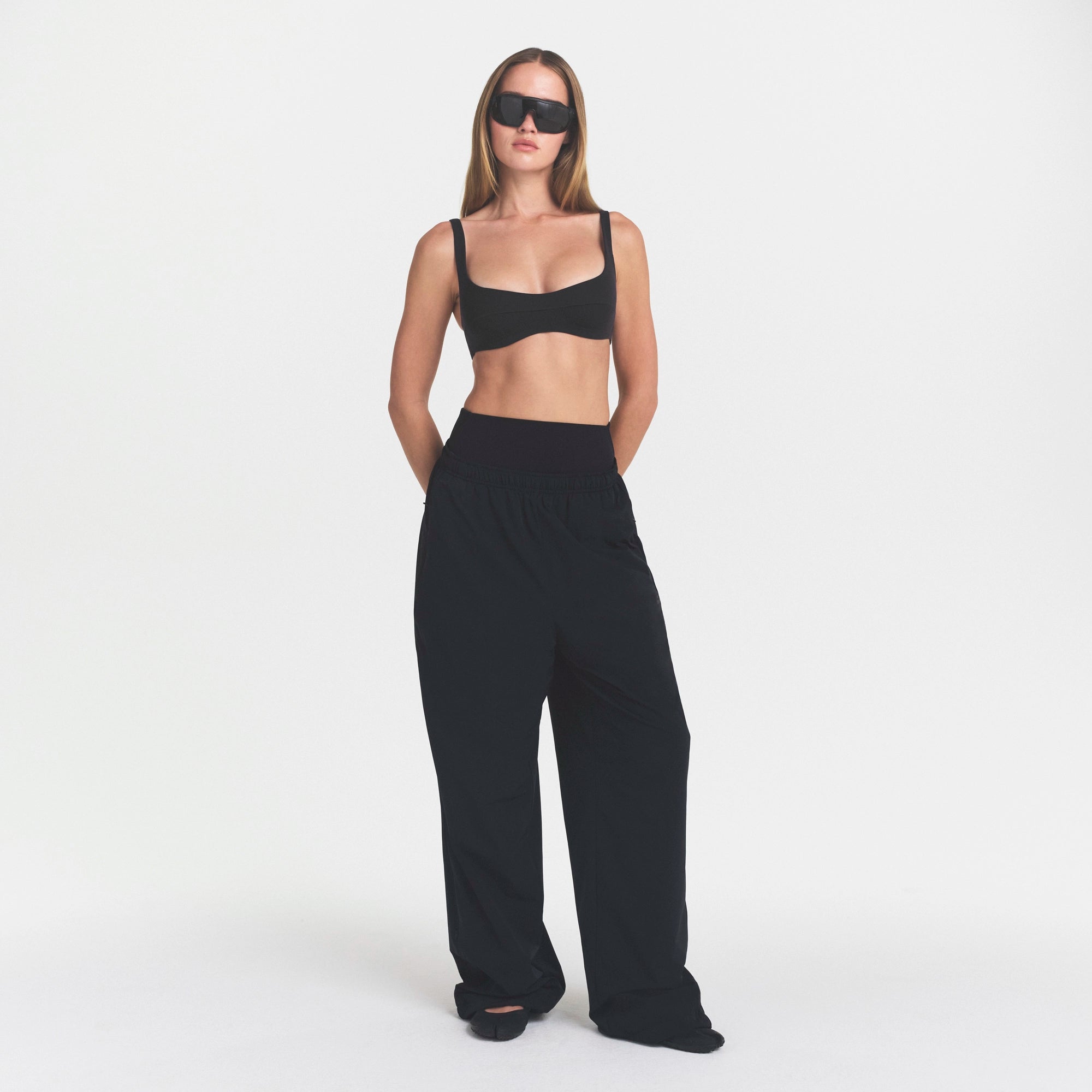 NikeSKIMS STUDIO STRETCH SEAM FRONT MICRO BRA | OBSIDIAN - Image 2