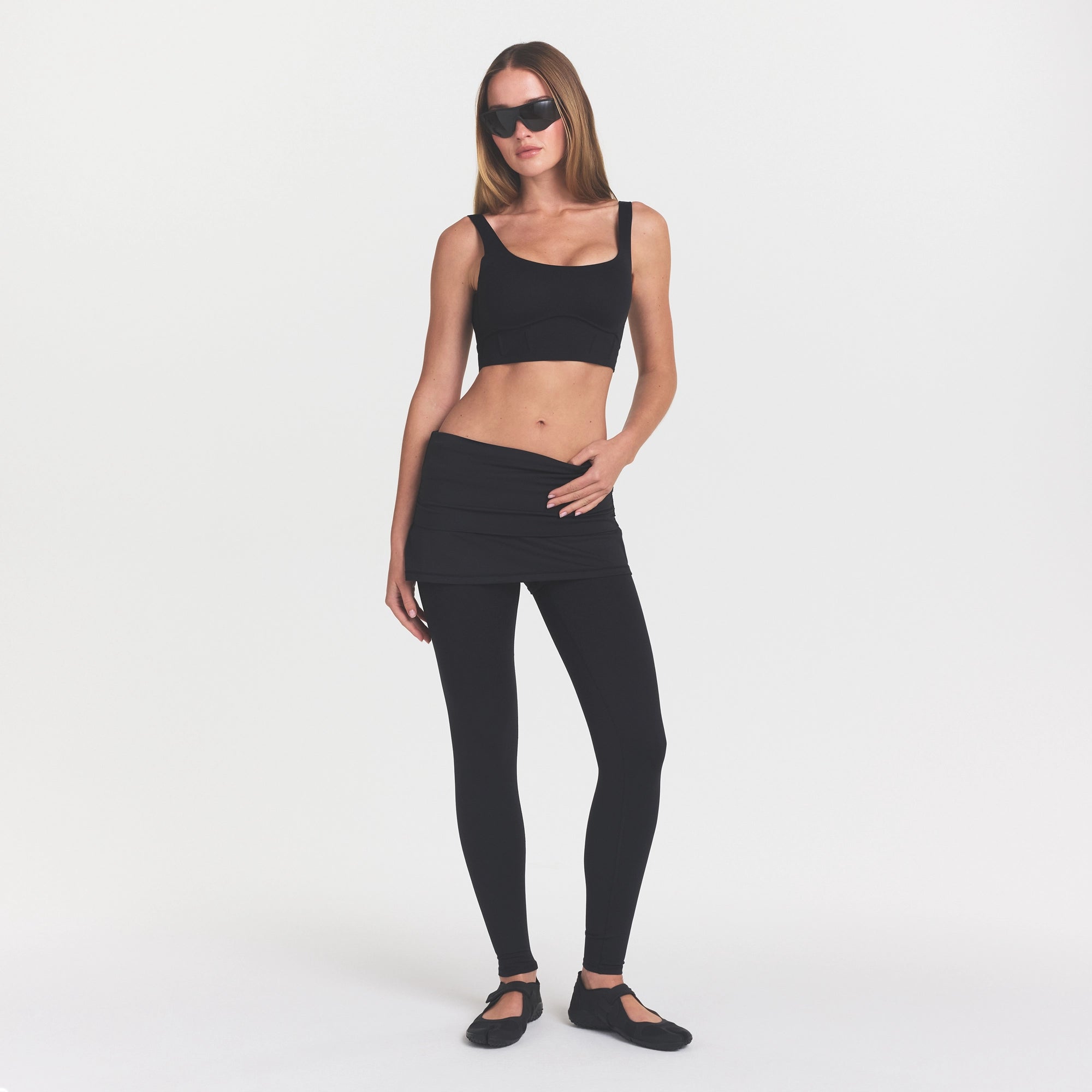 NikeSKIMS MATTE LONGLINE CORSET BRA | OBSIDIAN - Image 2