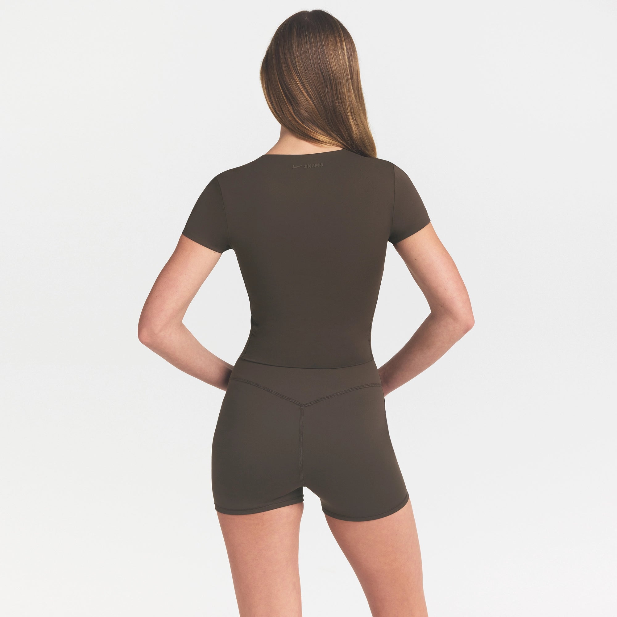 NikeSKIMS MATTE CROPPED CORSET T-SHIRT | DARK SEPIA - Image 5