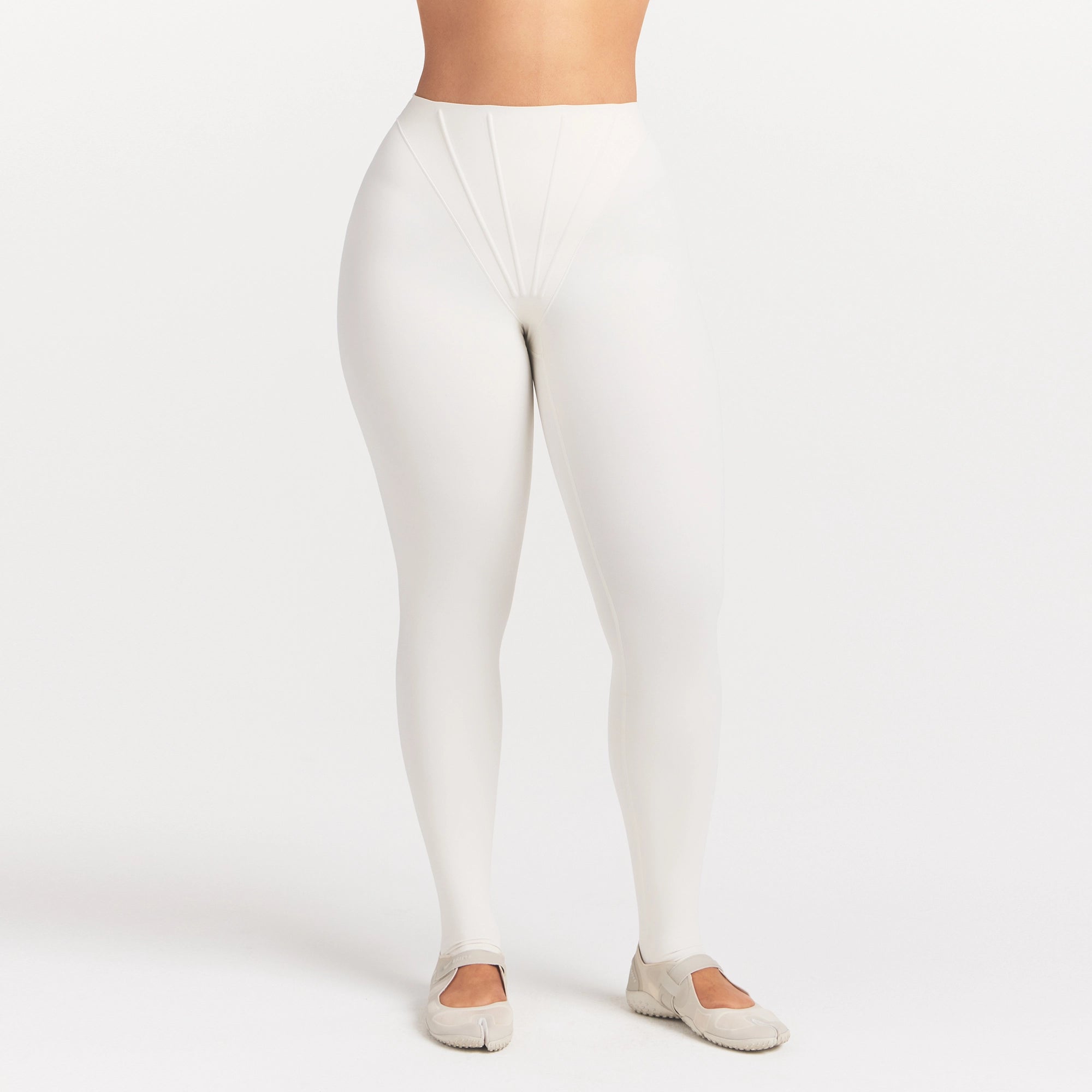 NikeSKIMS MATTE CORSET 26 LEGGING | IVORY - Image 4