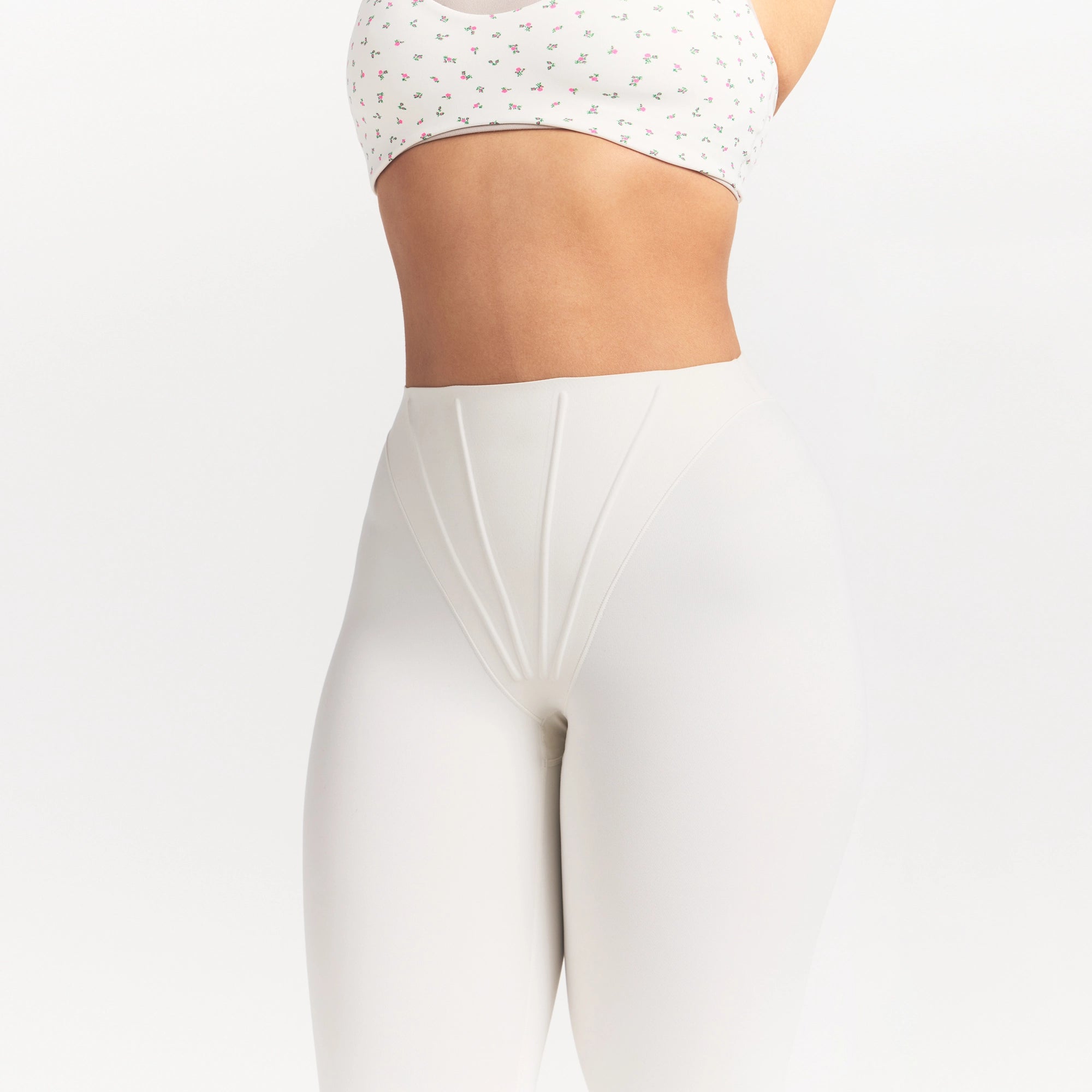 NikeSKIMS MATTE CORSET 26 LEGGING | IVORY - Image 3