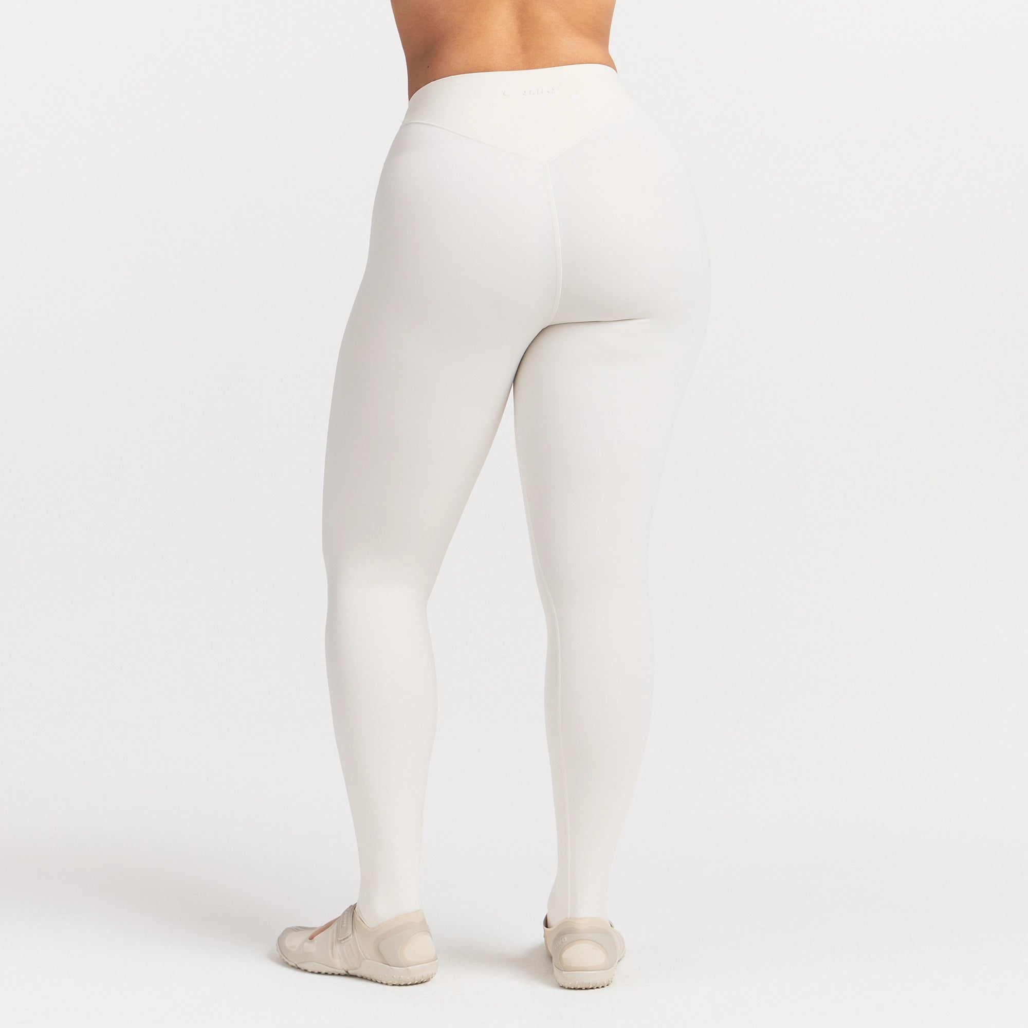 NikeSKIMS MATTE CORSET 26 LEGGING | IVORY - Image 6