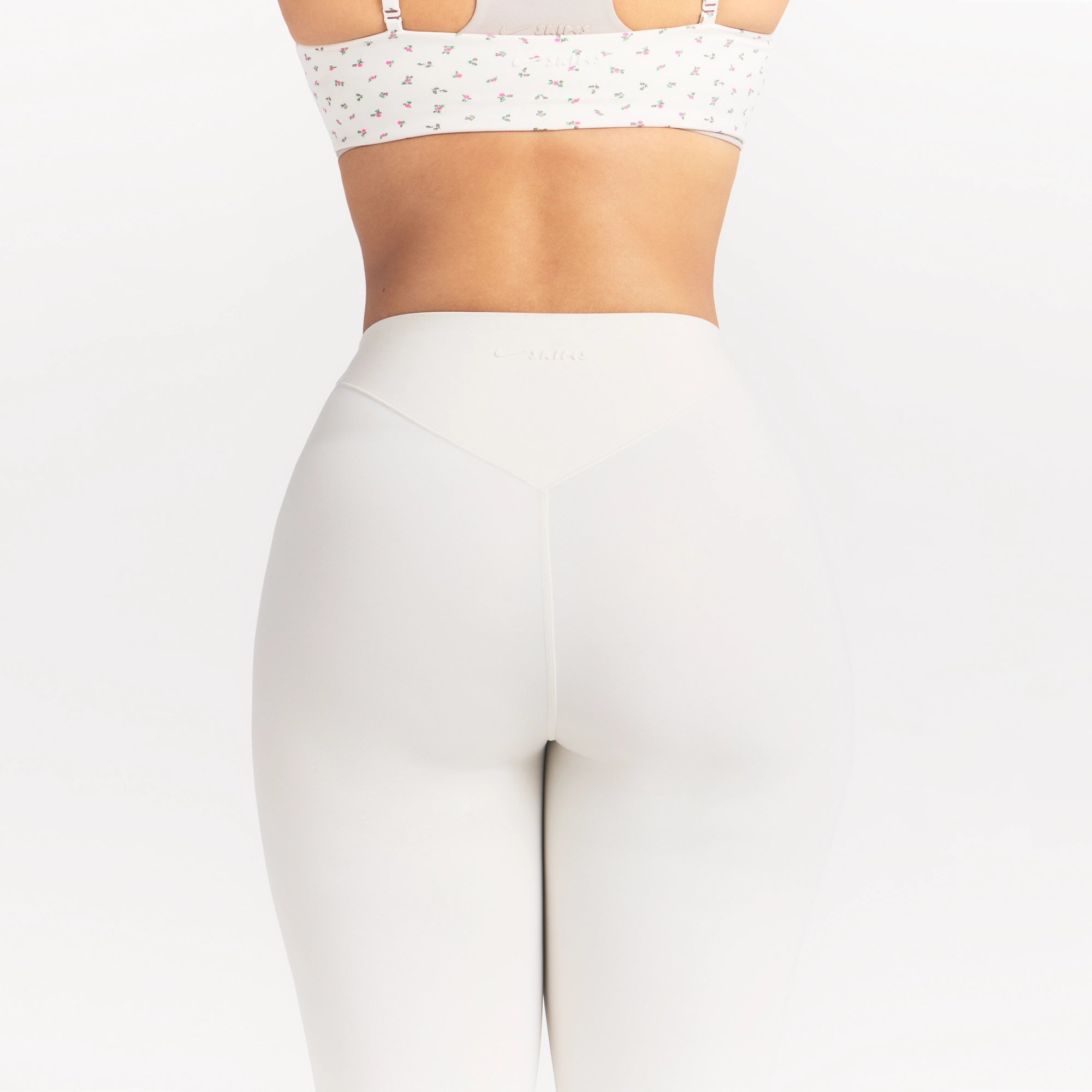 NikeSKIMS MATTE CORSET 26 LEGGING | IVORY - Image 5