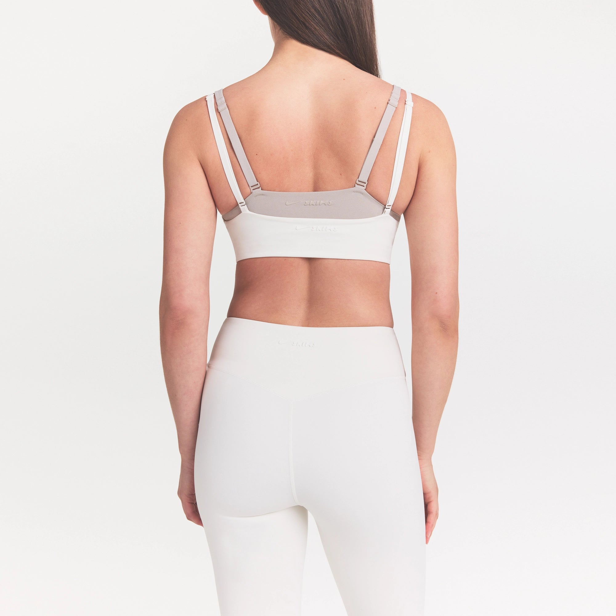 NikeSKIMS MATTE 17 CAPRI LEGGING | IVORY - Image 4