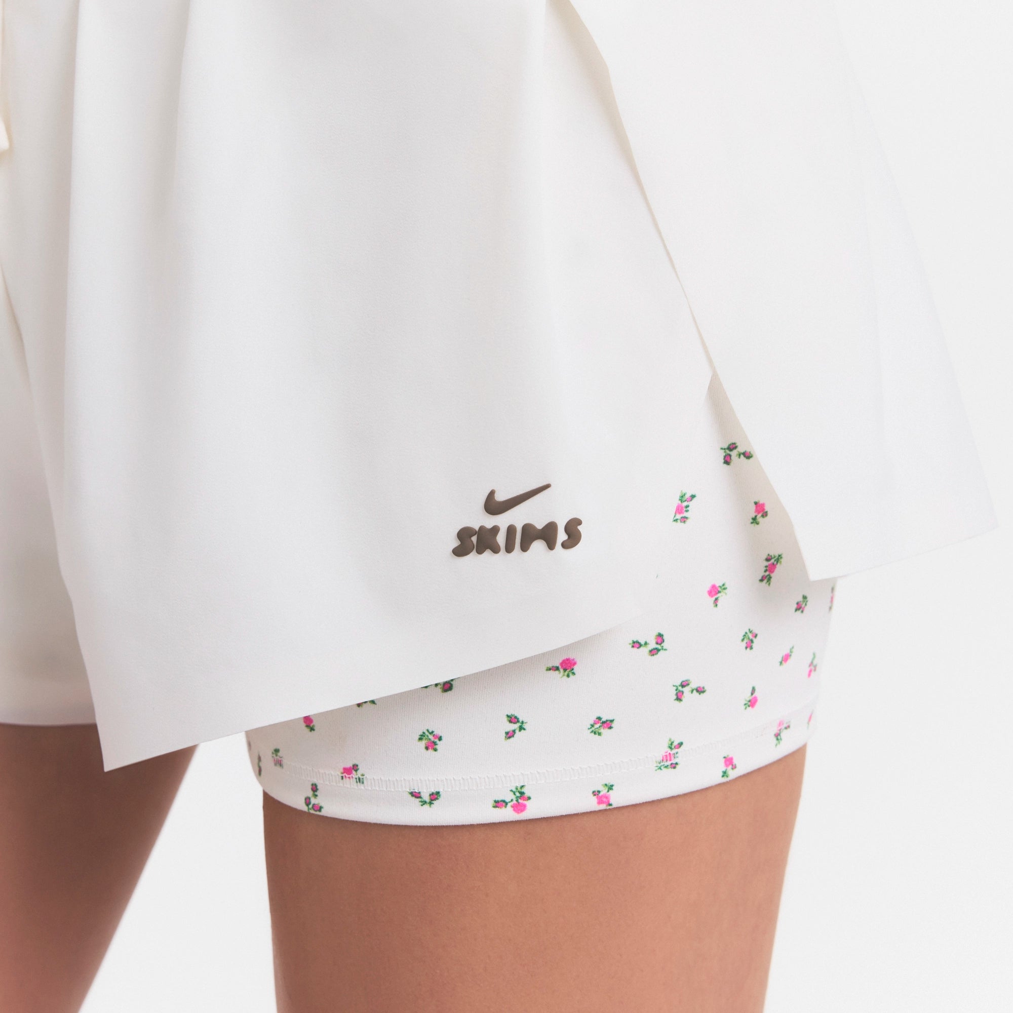 NikeSKIMS STRETCH NYLON RUNNER SHORT | IVORY - Image 4