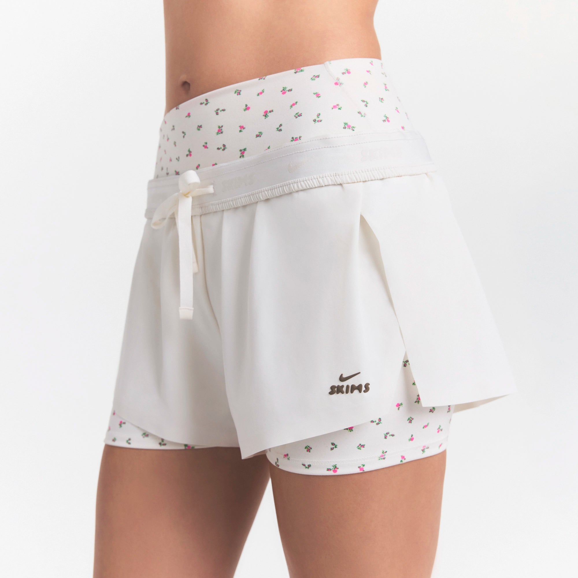 NikeSKIMS STRETCH NYLON RUNNER SHORT | IVORY - Image 3