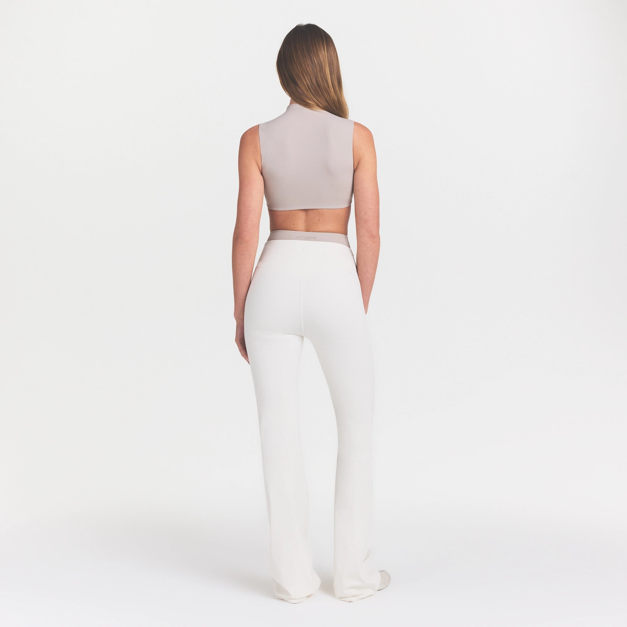 NikeSKIMS MATTE SLIM FLARE LEGGING | IVORY - Image 5