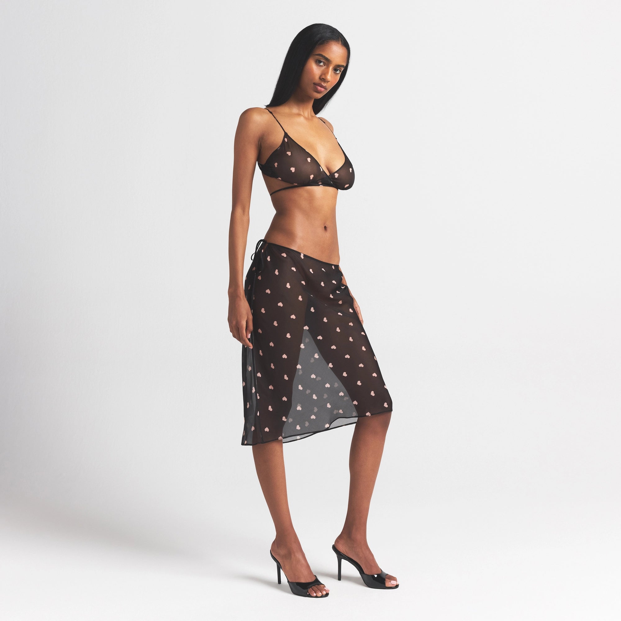 SKIMS ROMANCE TIE SIDE MIDI SKIRT | OBSIDIAN SPACED HEARTS - Image 2