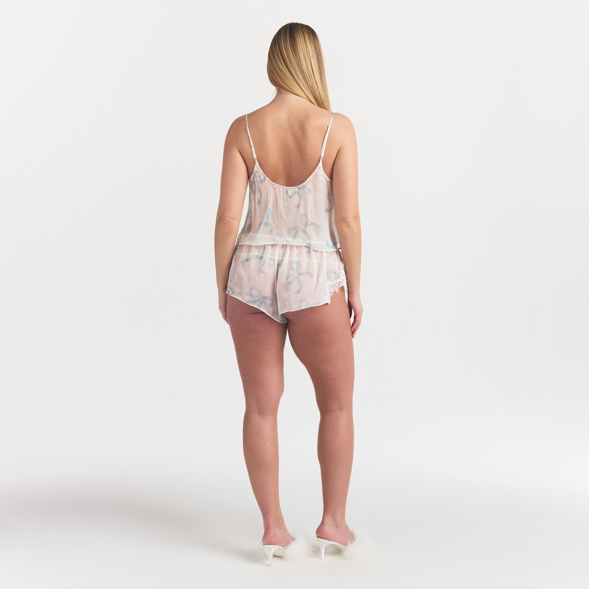 SKIMS ROMANCE CAMI AND SHORT SET | IVORY PEARL BOWS PRINT - Image 6