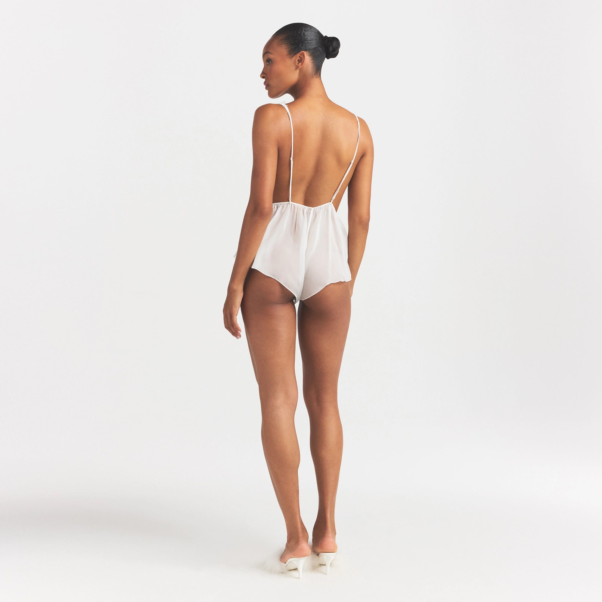 SKIMS ROMANCE PLUNGE TEDDY | IVORY - Image 4