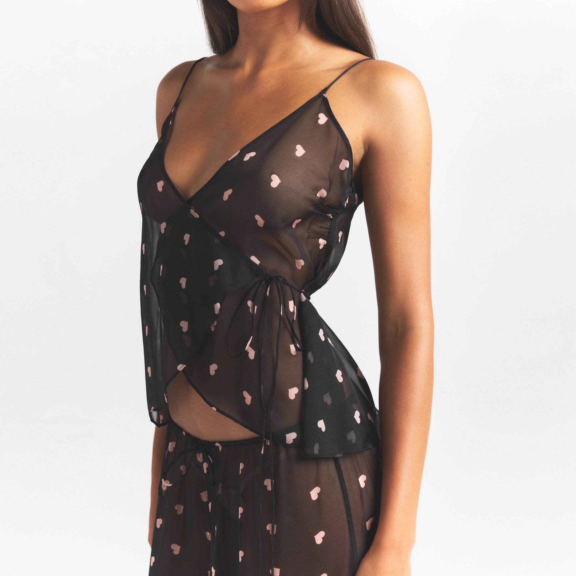 SKIMS ROMANCE WRAP CAMI TOP | OBSIDIAN SPACED HEARTS - Image 5