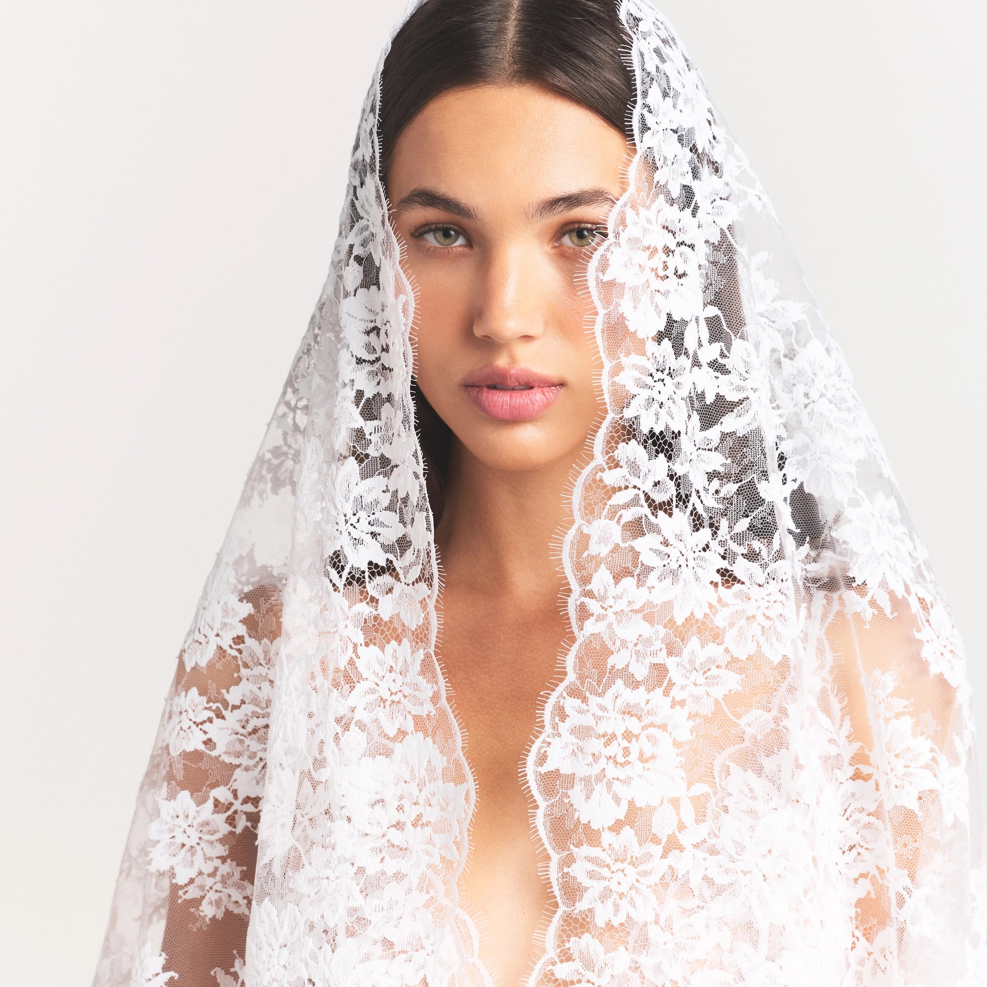 SKIMS LACE VEIL | SNOW - Image 4